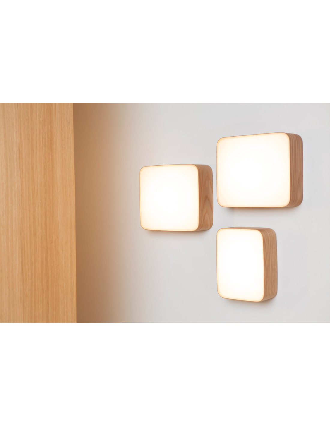 Applique murale en bois Led Cube au design scandinave et minimaliste