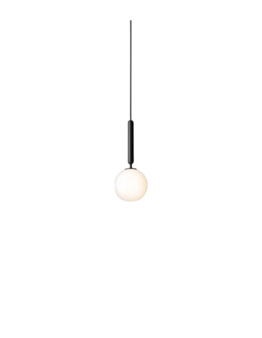 Suspension Miira Small en grappe avec abat-jour en verre opal blanc au design contemporain par Sofie Refer x Nuura