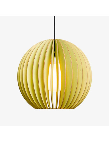 Suspension AION Ø30cm en bouleau naturel découpée au laser au design scandinave par IUMI Design