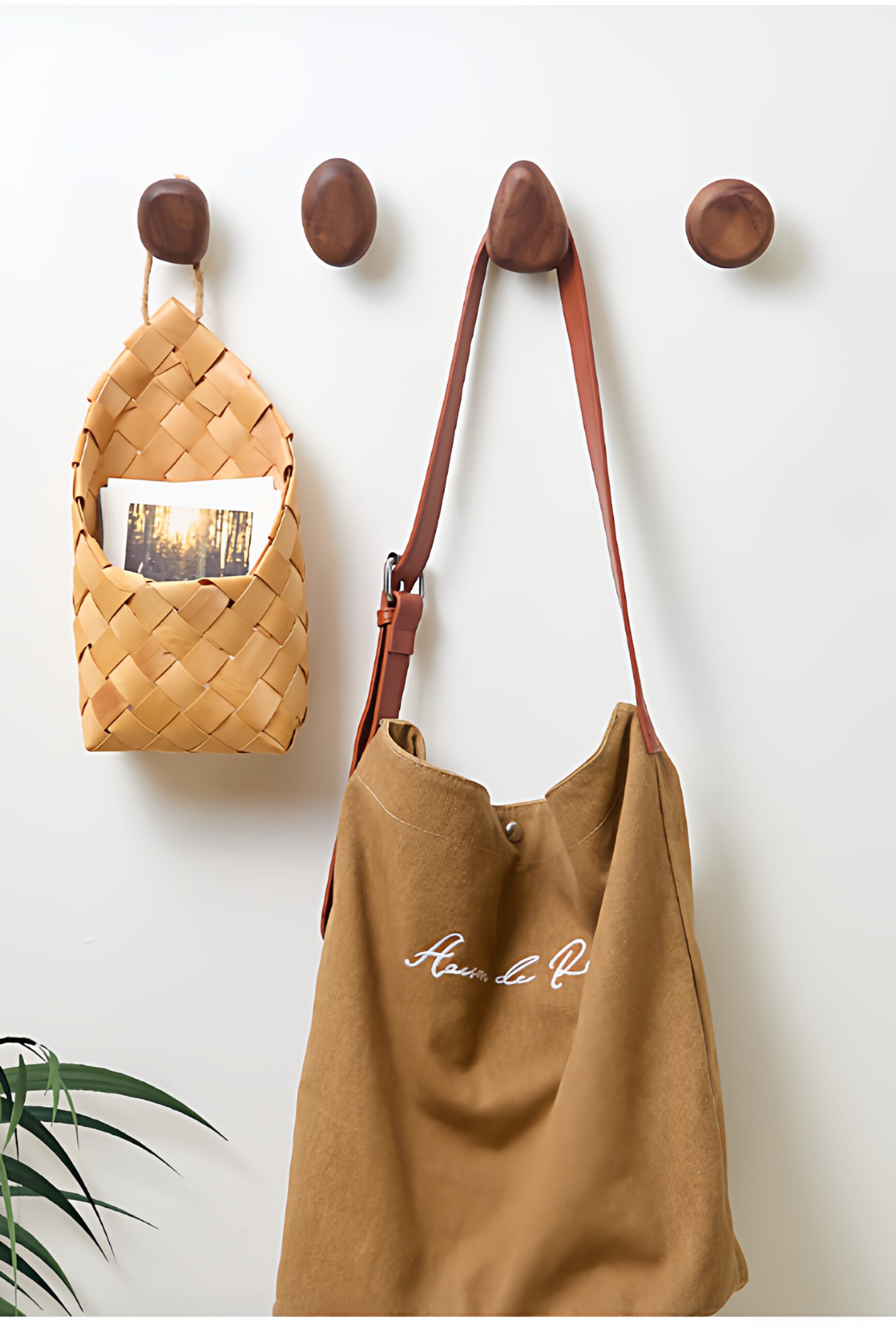 Set de 4x Patère Murale Galet — Hêtre ou Noyer Set de 4x Patère Murale Galet — Hêtre ou Noyer