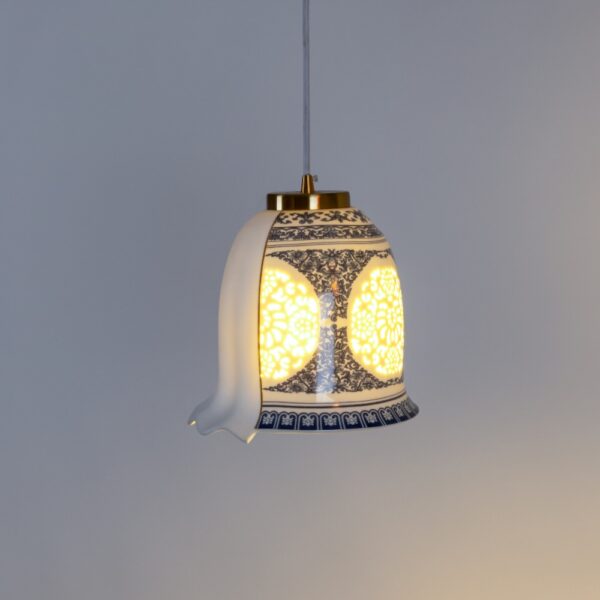 Suspension Lauvia Hybrid en porcelaine par CTRLZACK x Seletti – vue 2