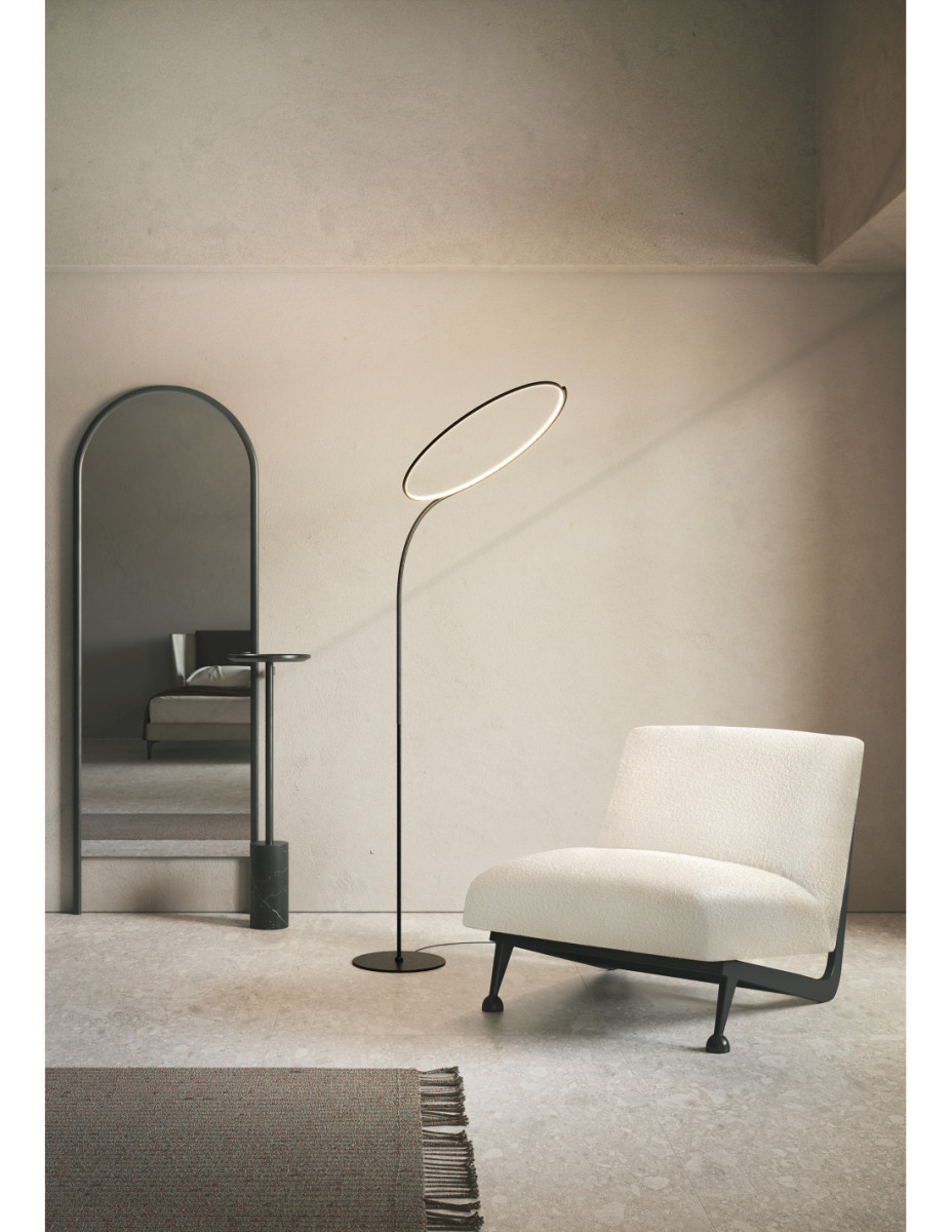 Luminaires design pour grande hauteur sous plafond | Otoko.fr Une image contenant mur, intérieur, sol, pièceDescription générée automatiquement