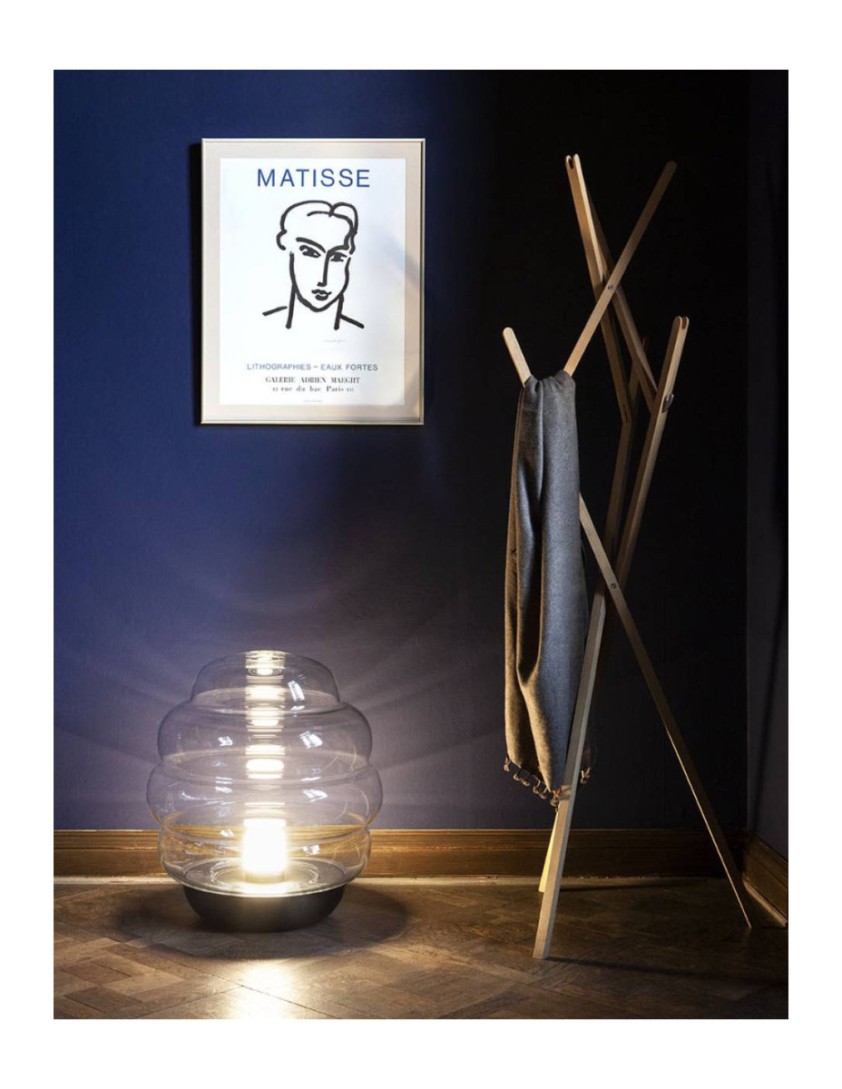 Sélection de luminaires design pour une ambiance chaleureuse et élégante | Otoko Une image contenant texteDescription générée automatiquement