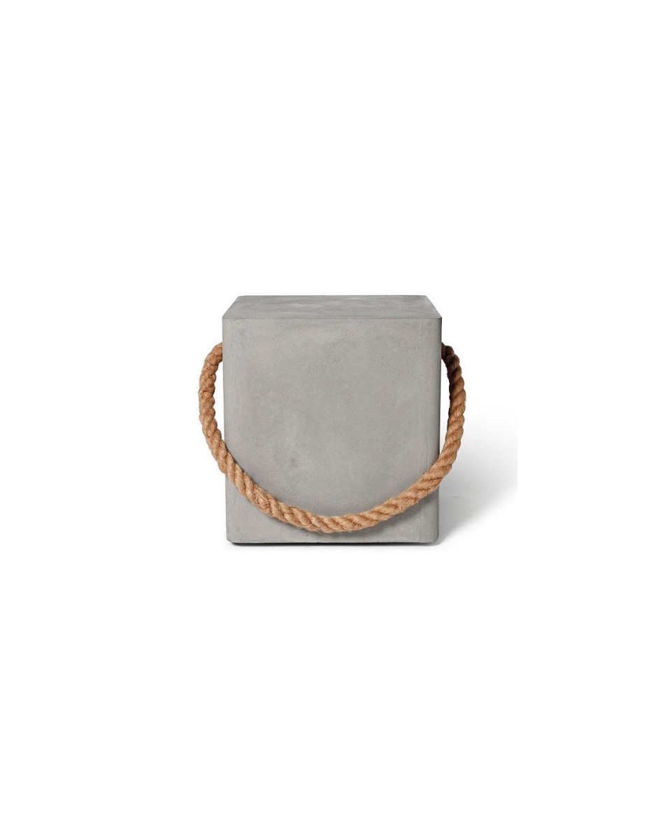Découvrir les créations de la marque Lyon Béton avec la collaboration du designer Bertrand Jayr.