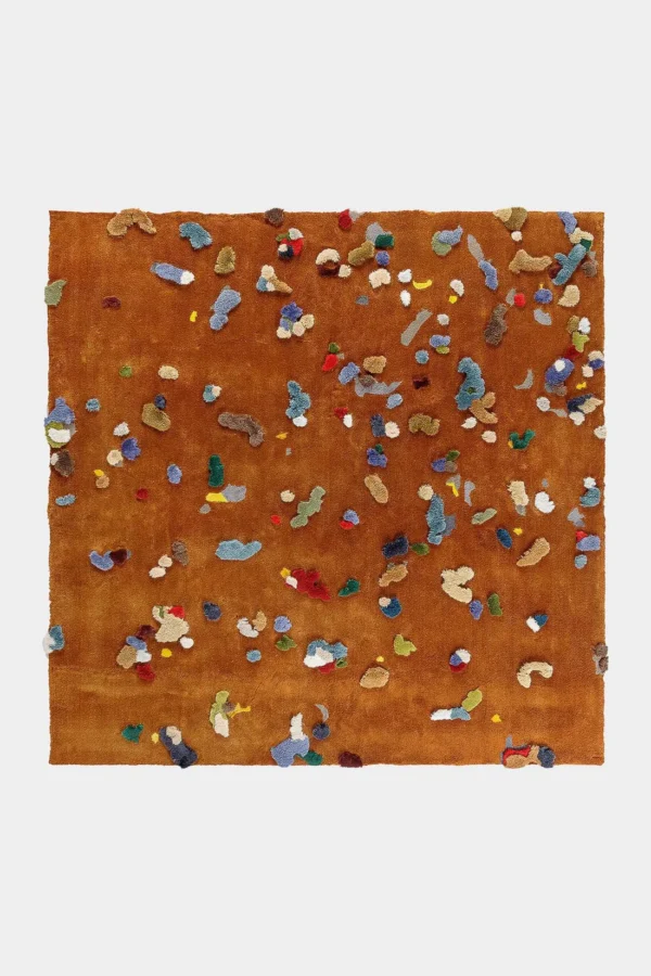 tapis en lin Chaos by Audronė Drungilaitė x Emko, marron vu de haut