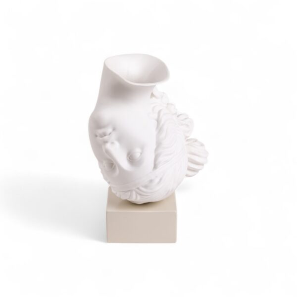 Vase décoratif Amor Volat Seletti en deux parties symétriques, style classique fragmenté en céramique blanche.