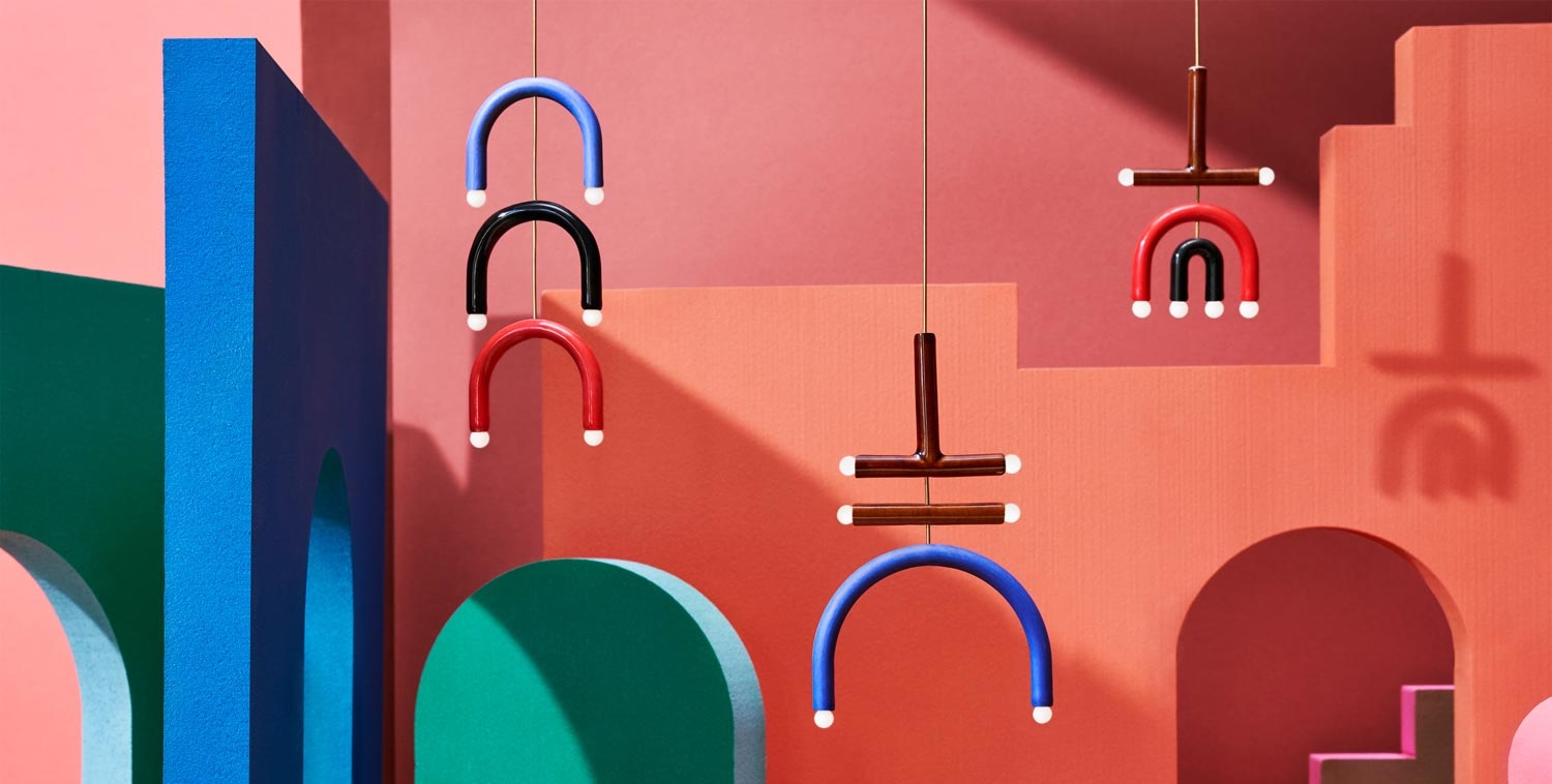 Guide Suspension Design 2026 : Tendances, Marques & Conseils Collection TRN coloré au design géométrique par la marque Pani Jurek