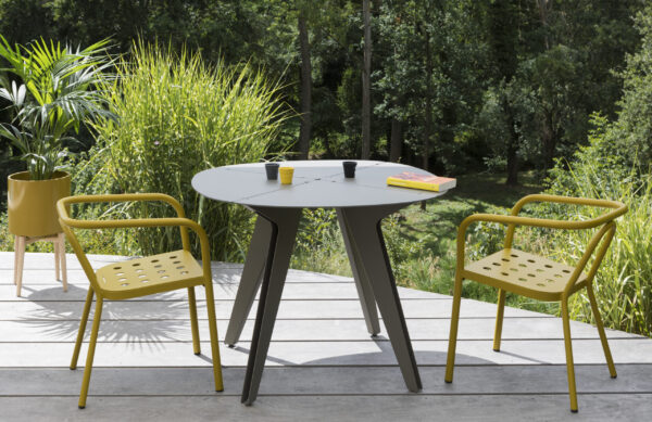 Table carrée Loom par Luc Jozancy x Matière Grise – vue 2