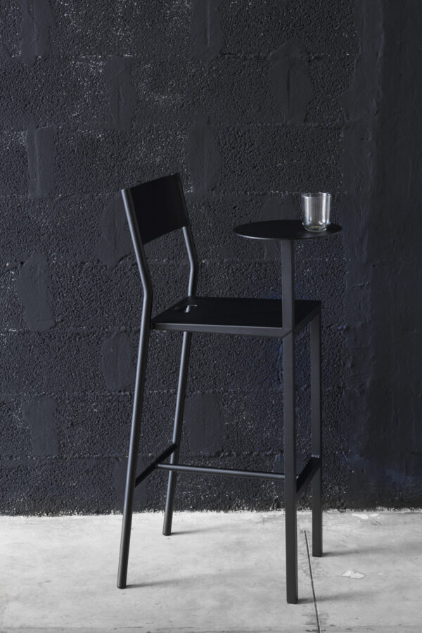 Chaise haute Take avec tablette par Luc Jozancy x Matière grise – vue 2