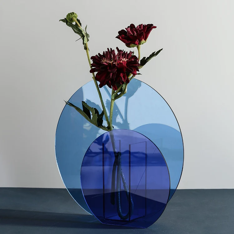 Vase Acrylique Bleu Cobalt et Bleu Ciel Rond | Design Rétro Géométrique Pavao Studio Vase Acrylique Bleu Cobalt et Bleu Ciel Rond | Design Rétro Géométrique Pavao Studio – Image 5
