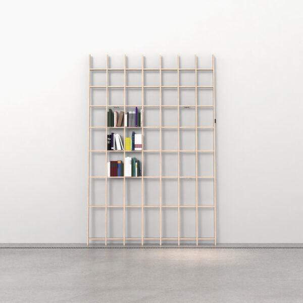 Vue de face de la bibliothèque design Eiger, étagère murale ouverte pour livres et objets déco