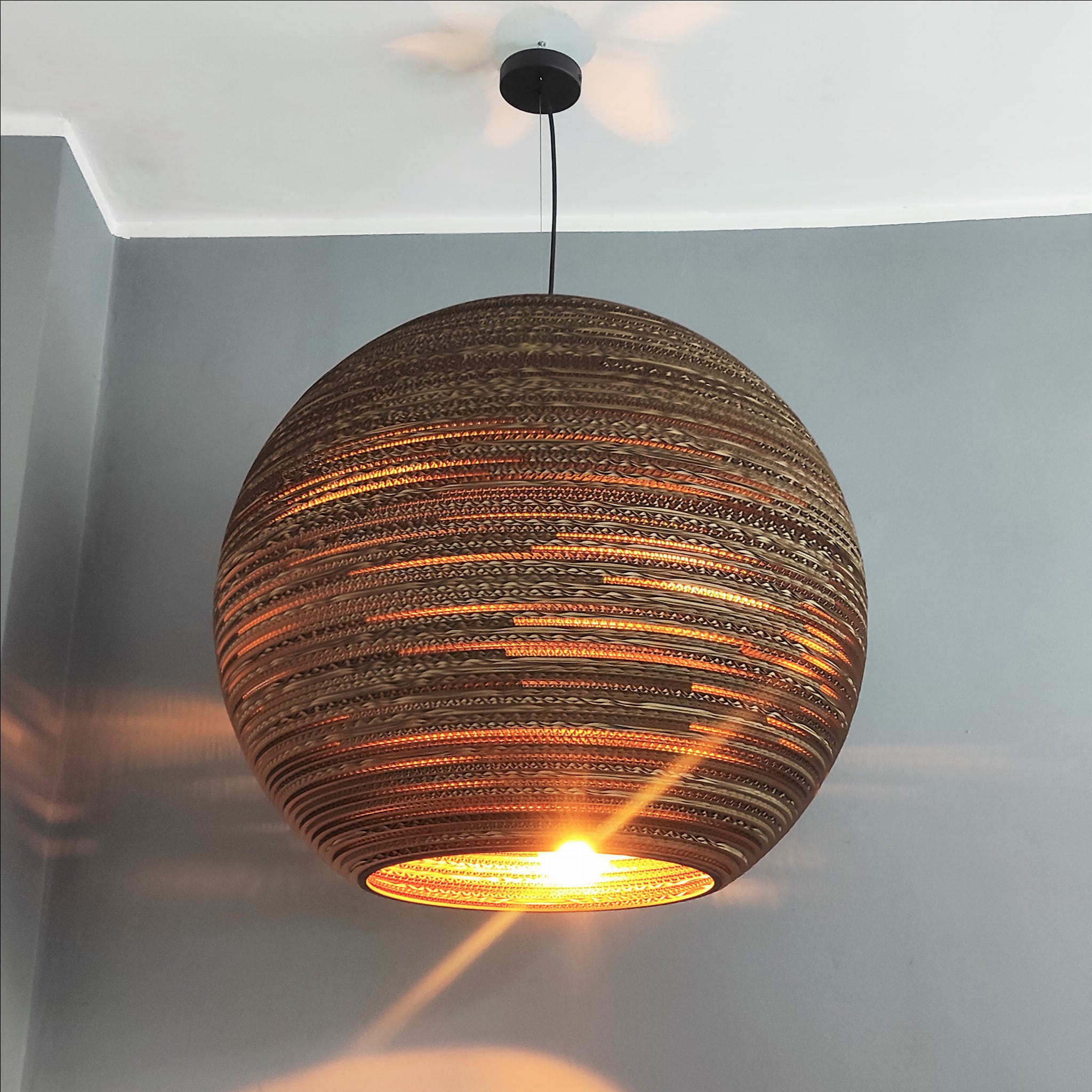 Suspension en carton Sfera - Luminaire carton design SOOA Design Suspension en carton Sfera - Luminaire carton design SOOA Design – Image 8