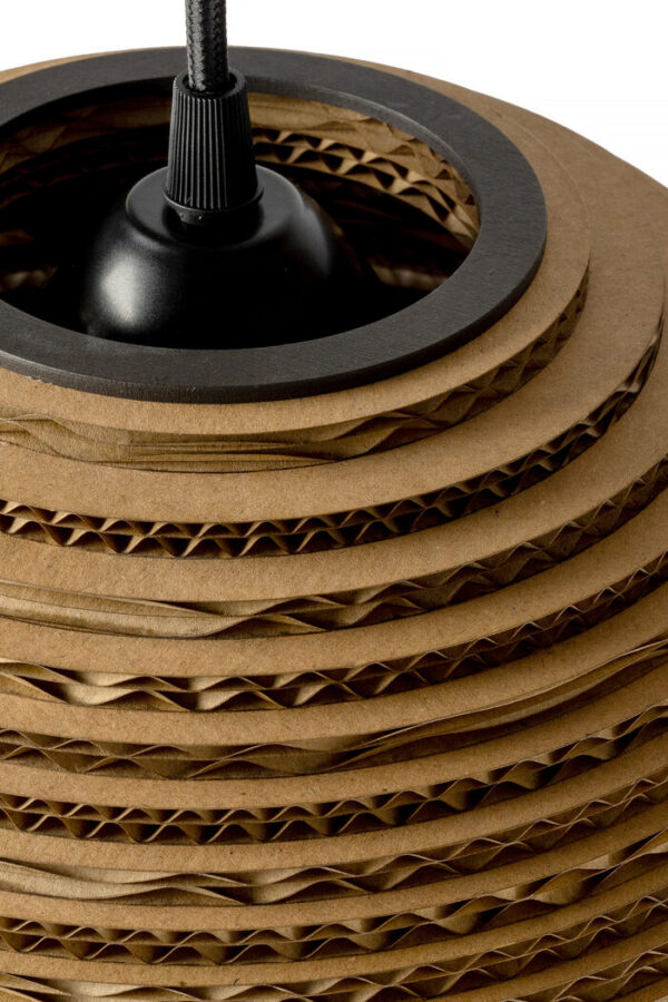 Lampe papier et carton : suspensions et luminaires Zoom sur la Suspension en carton SFERA de SOOA Design, luminaire artisanal écoresponsable disponible en 6 tailles