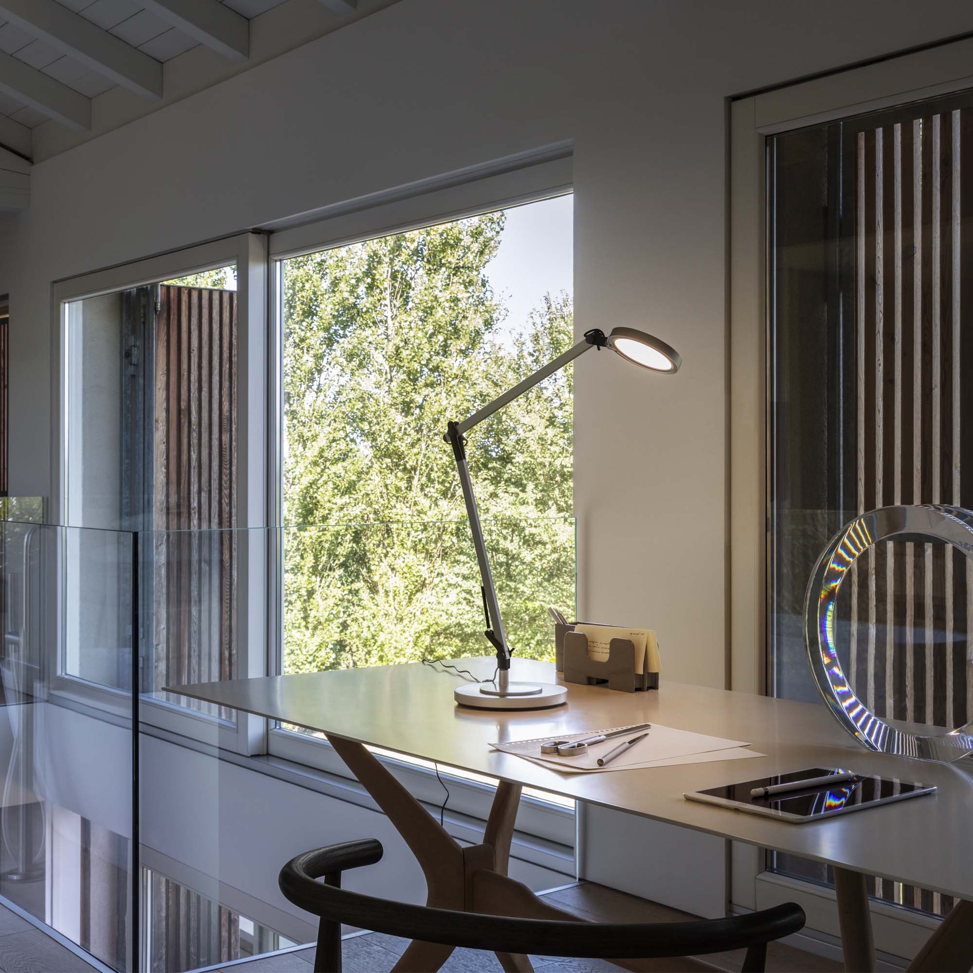 Lampe à poser Futura moderne avec bras ajustable par Ideal Lux Lampe à poser Futura moderne avec bras ajustable par Ideal Lux – Image 3