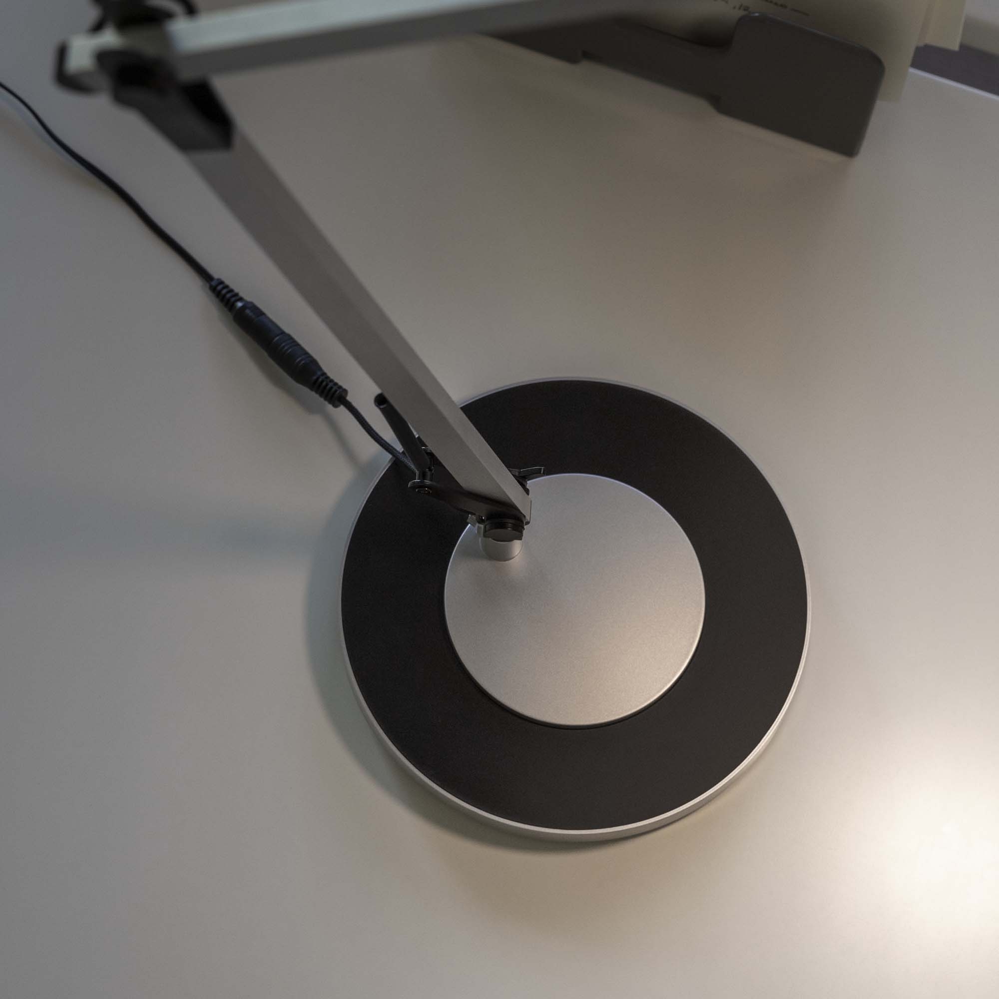 Lampe à poser Futura moderne avec bras ajustable par Ideal Lux Lampe à poser Futura moderne avec bras ajustable par Ideal Lux – Image 6