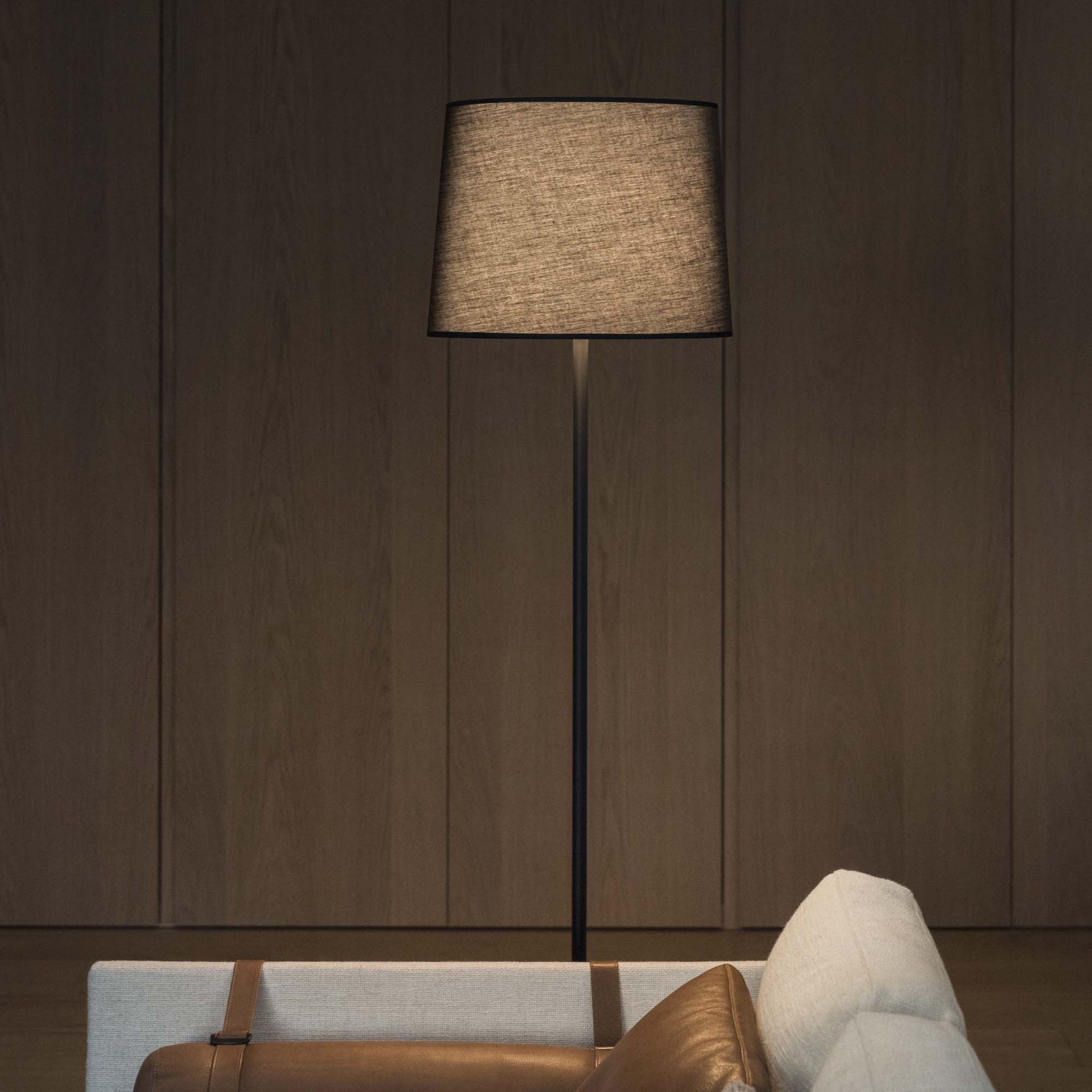 Lampadaire Set Up design modulable avec prise USB par Ideal Lux Lampadaire Set Up design modulable avec prise USB par Ideal Lux – Image 3
