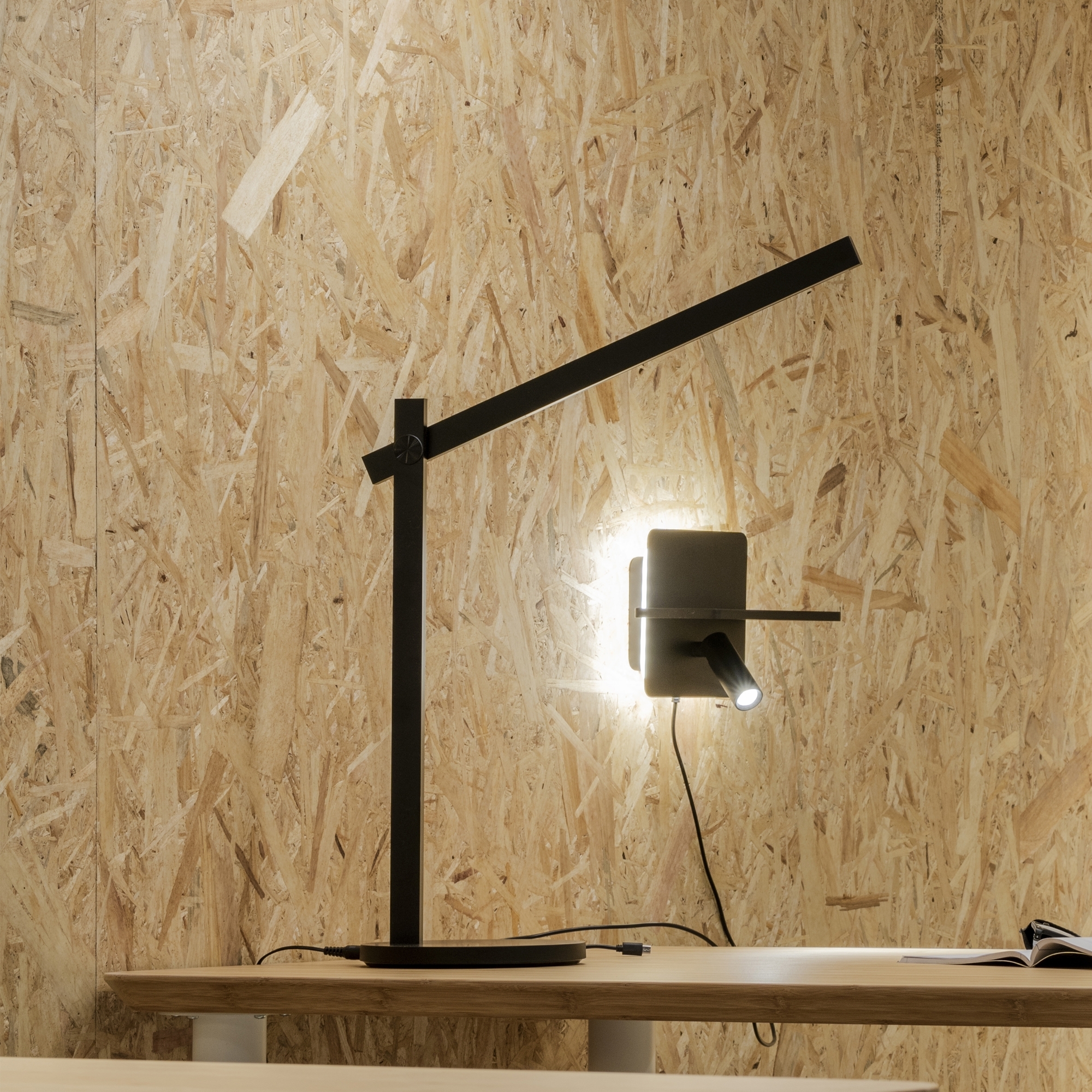 Lampe à poser Pivot fine avec Variateur par Ideal Lux Lampe à poser Pivot fine avec Variateur par Ideal Lux – Image 3