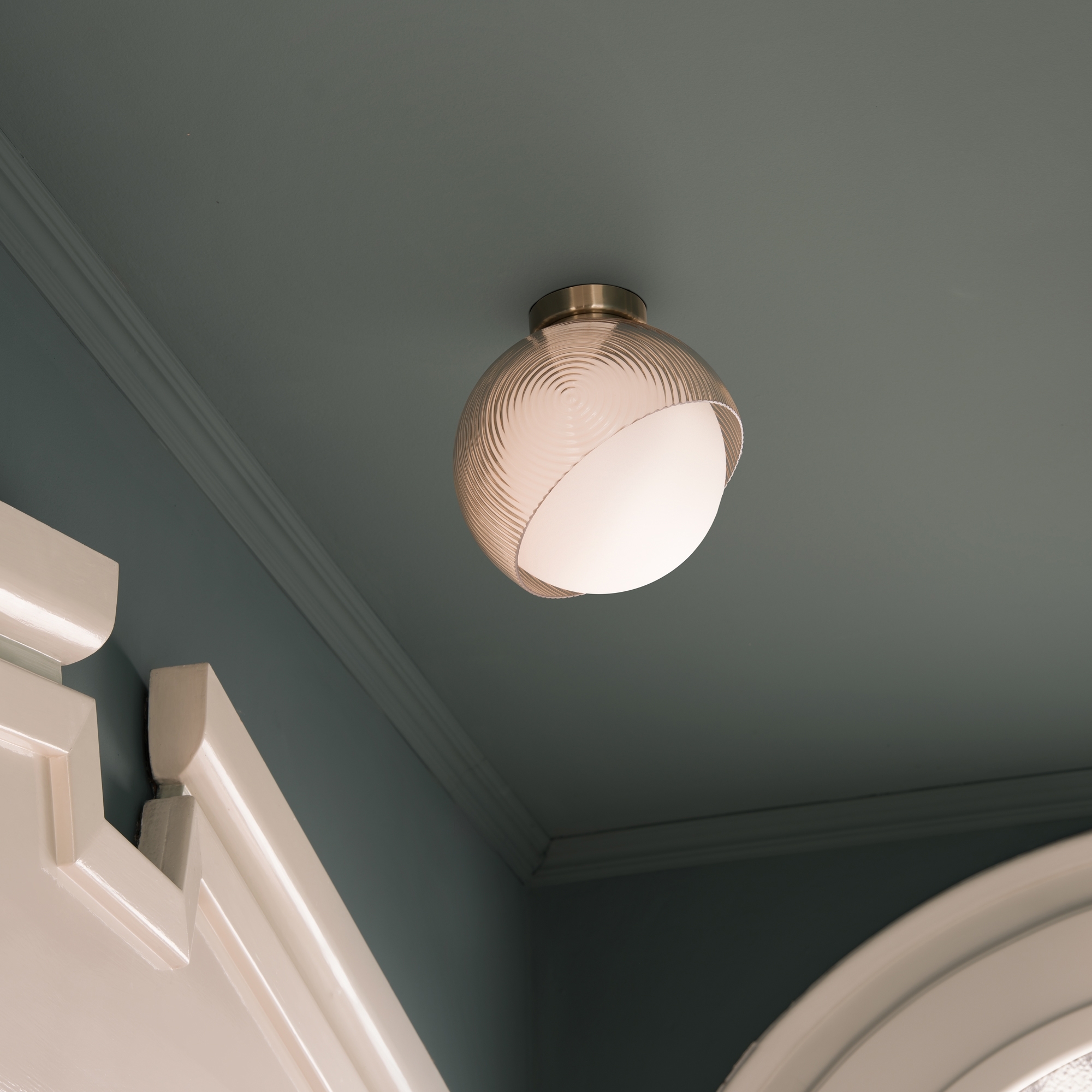 7 idées de luminaires design pour transformer l'ambiance de votre salon