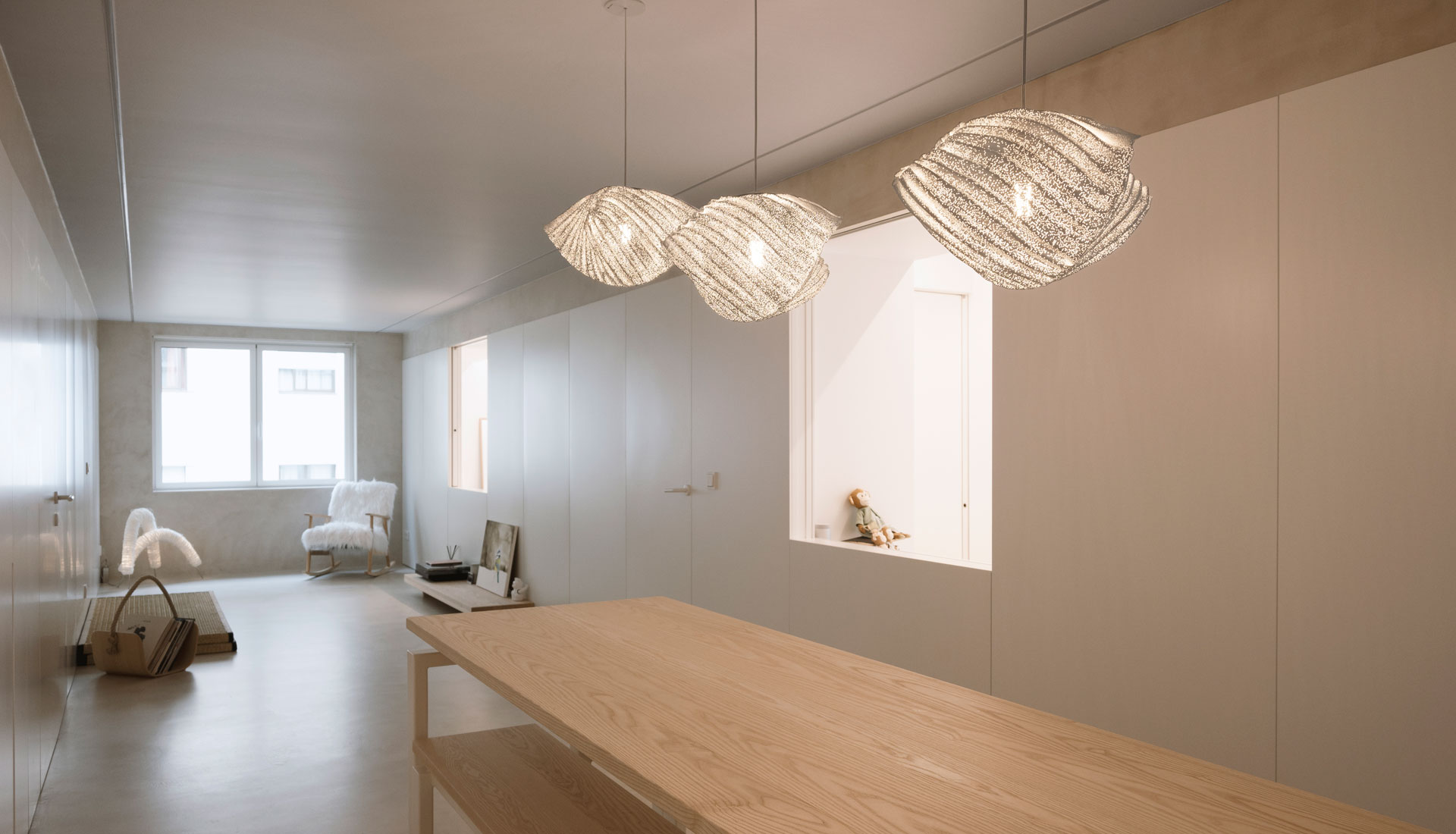 Éclairage design pour salon résidentiel, suspension Lea par Rafa Alonso de la marque a-emotional Light
