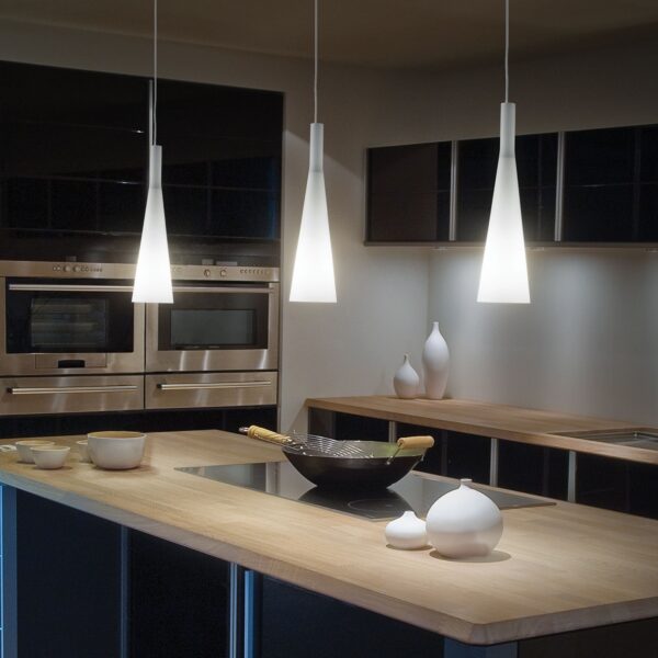Suspension Milk conique en verre soufflé blanc par Ideal Lux – vue 2