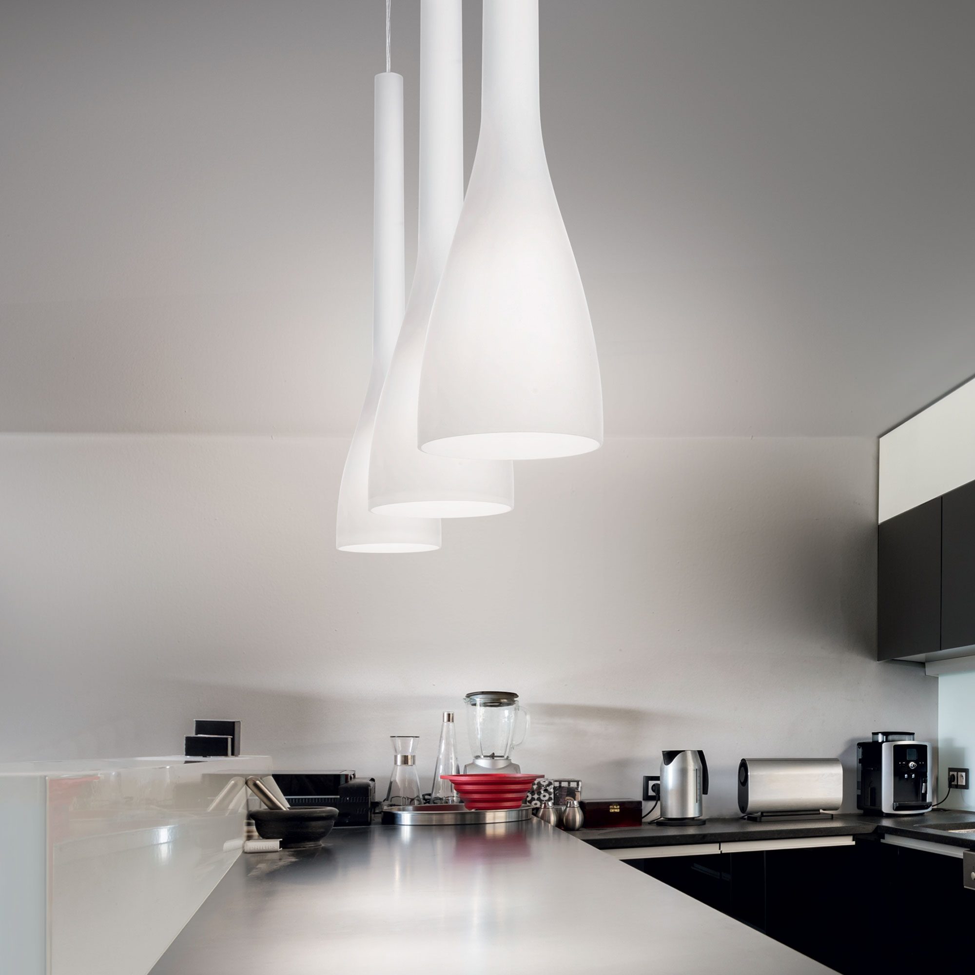Suspension Flut design conique en verre soufflé par Ideal Lux Suspension Flut design conique en verre soufflé par Ideal Lux – Image 4