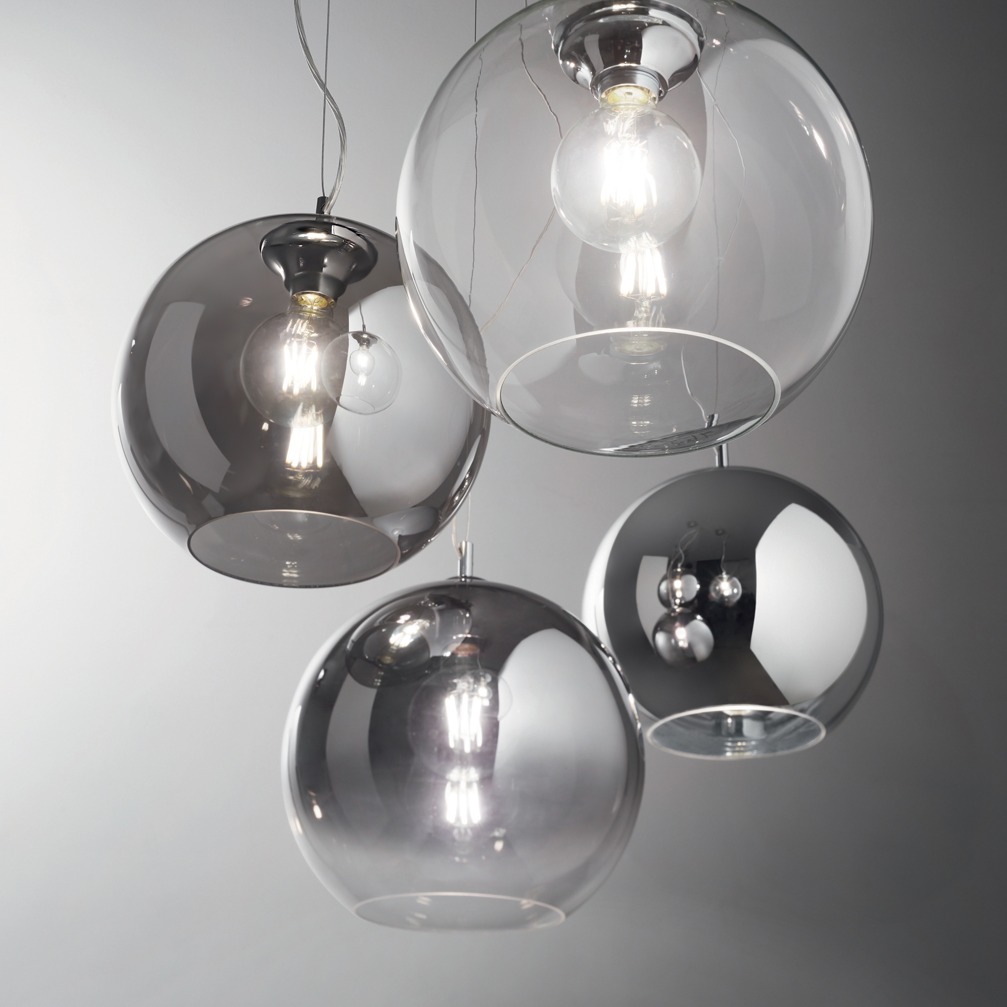 Suspension Nemo globe en verre soufflé par Ideal Lux Suspension Nemo globe en verre soufflé par Ideal Lux – Image 4