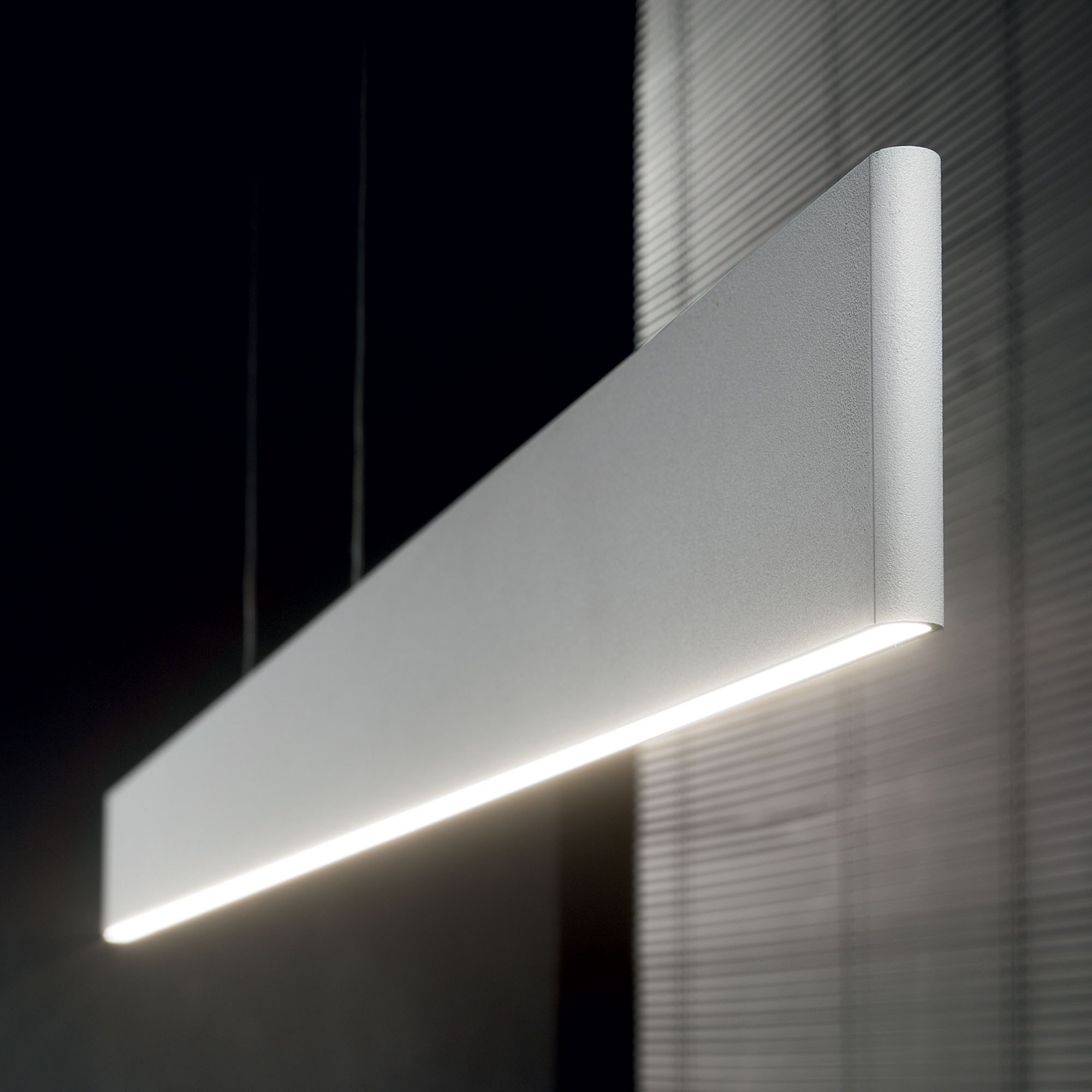 Suspension Desk barre LED en aluminium par Ideal Lux Suspension Desk barre LED en aluminium par Ideal Lux – Image 3