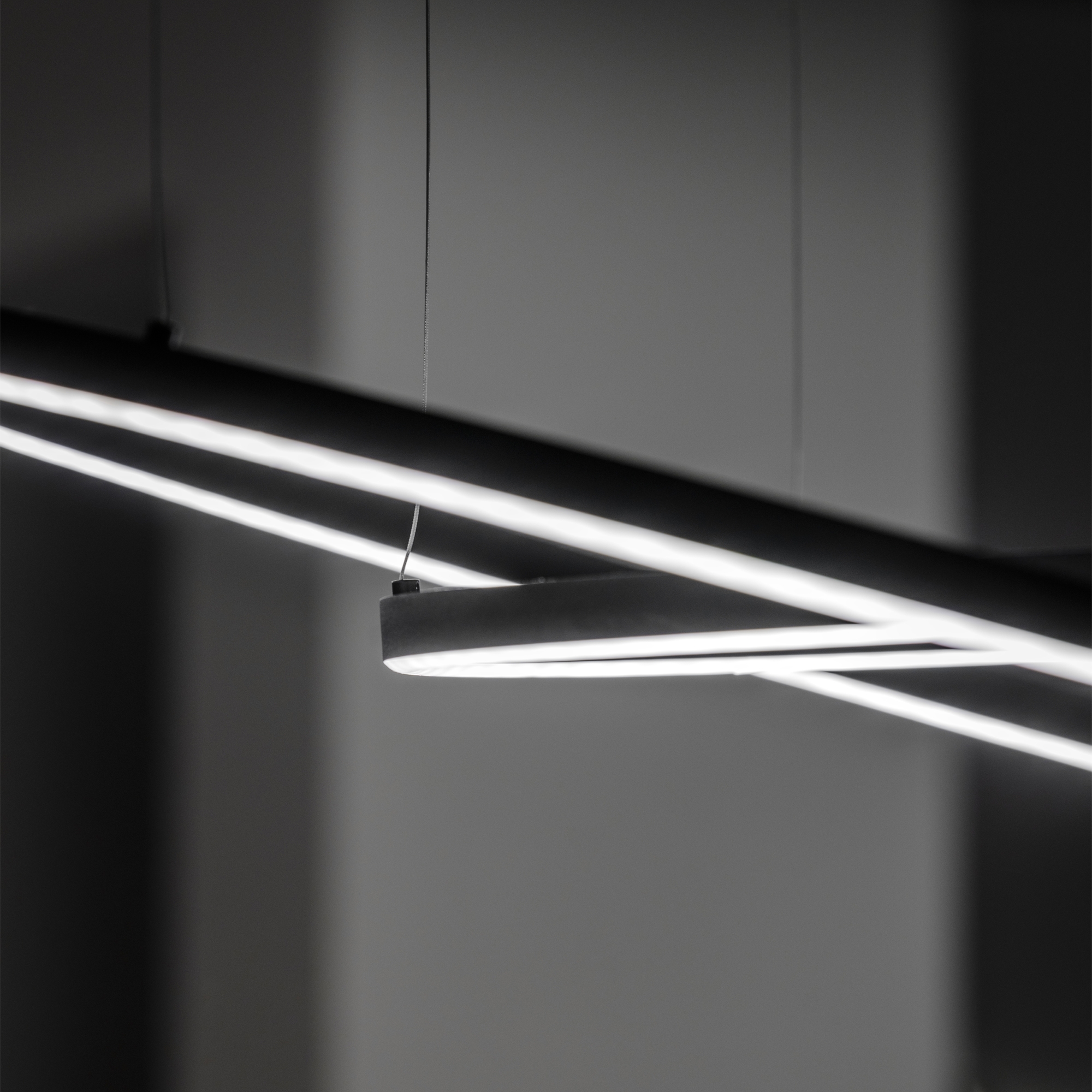 Suspension Oracle Slim LED Anneau Fin en Aluminium par Ideal Lux Suspension Oracle Slim LED Anneau Fin en Aluminium par Ideal Lux – Image 6