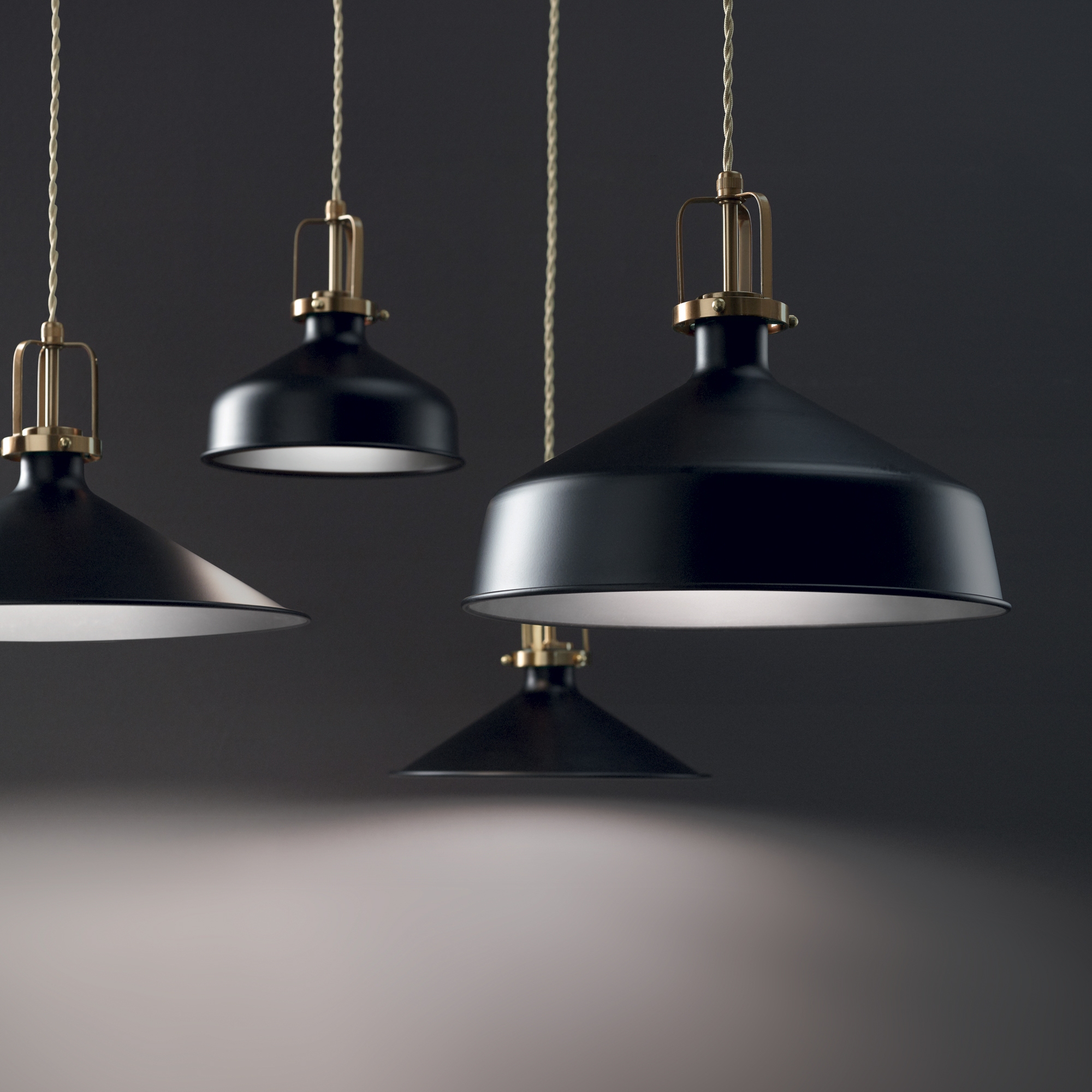 Suspension Eris cloche en métal par Ideal Lux Suspension Eris cloche en métal par Ideal Lux – Image 4