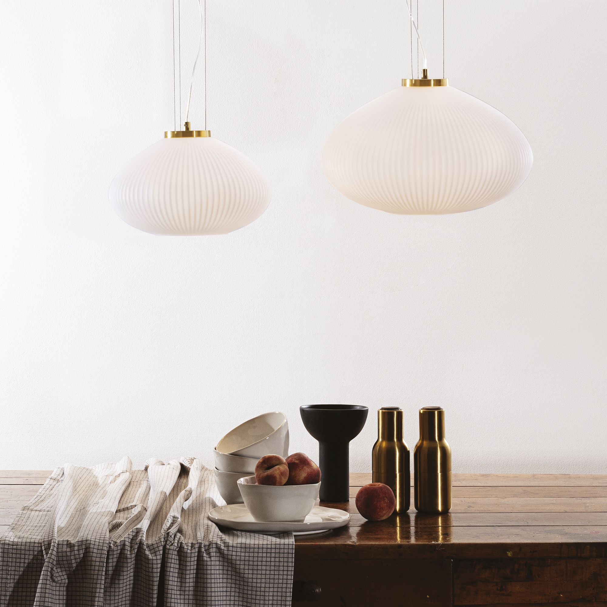 Suspension Plisse en Verre Blanc Décor Relief par Ideal Lux Suspension Plisse en Verre Blanc Décor Relief par Ideal Lux – Image 4