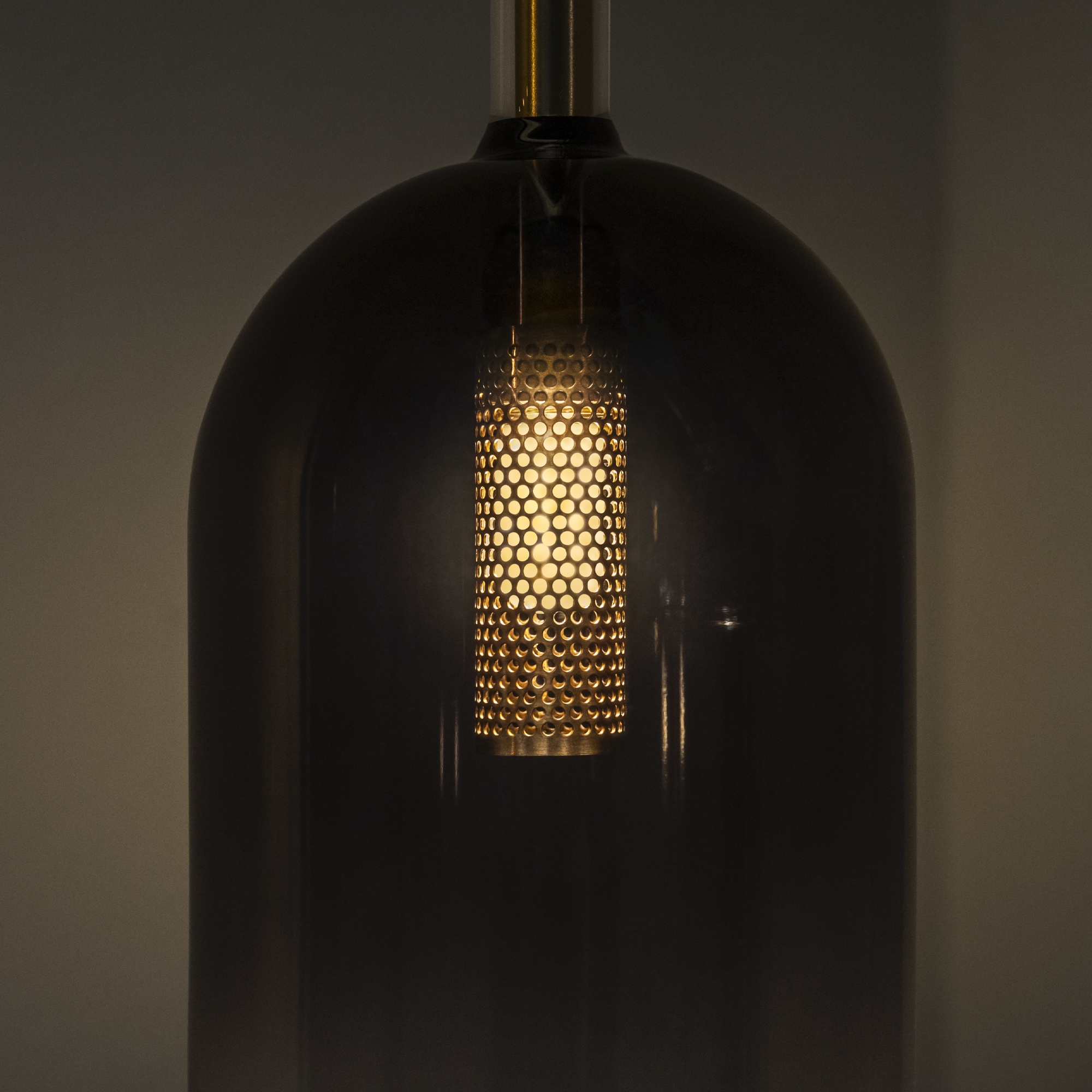 Suspension Empire verre fumé et métal doré par Ideal Lux Suspension Empire verre fumé et métal doré par Ideal Lux – Image 4