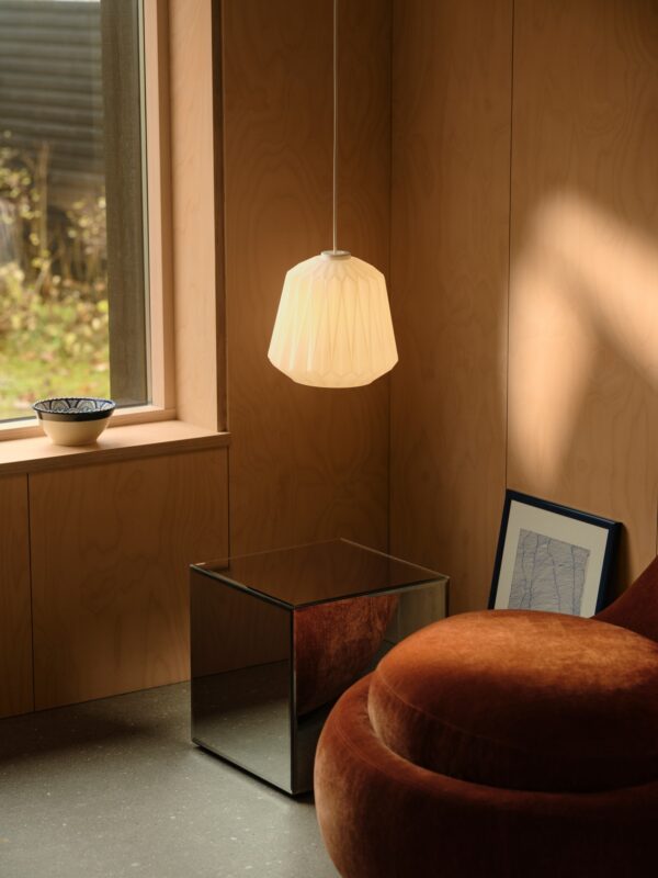 Suspension Elbie forme cloche en verre opale plissé par Nordlux – vue 2