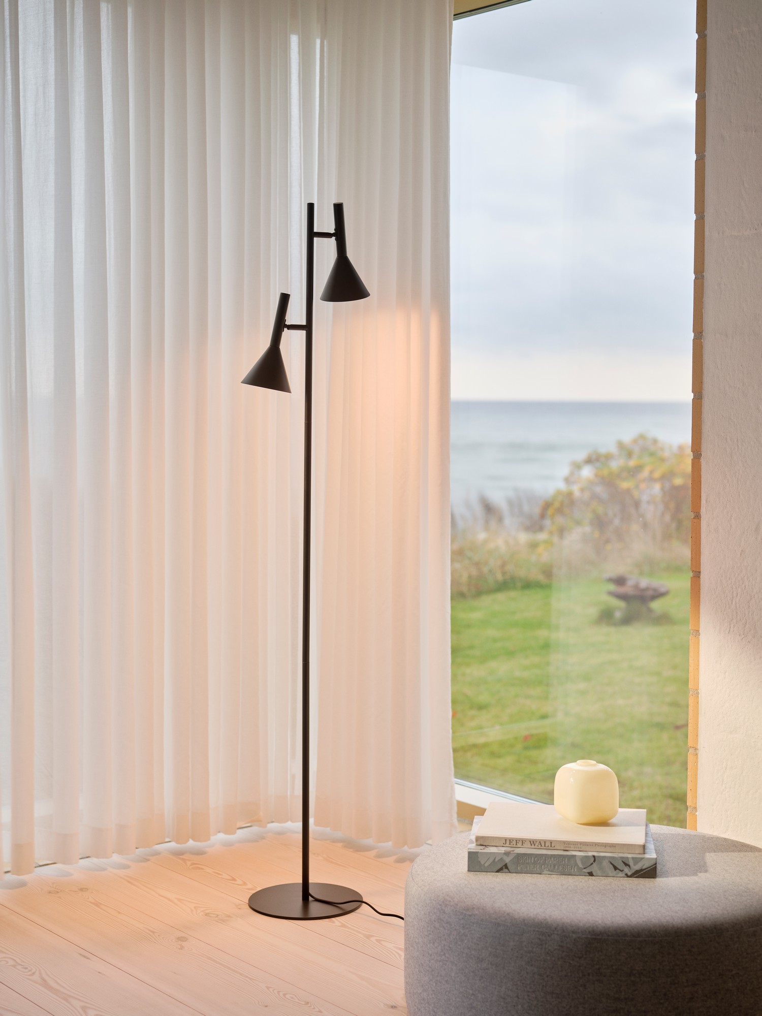 Lampadaire Kelvis à double abat-jour conique orientable par Nordlux Lampadaire Kelvis à double abat-jour conique orientable par Nordlux – Image 4
