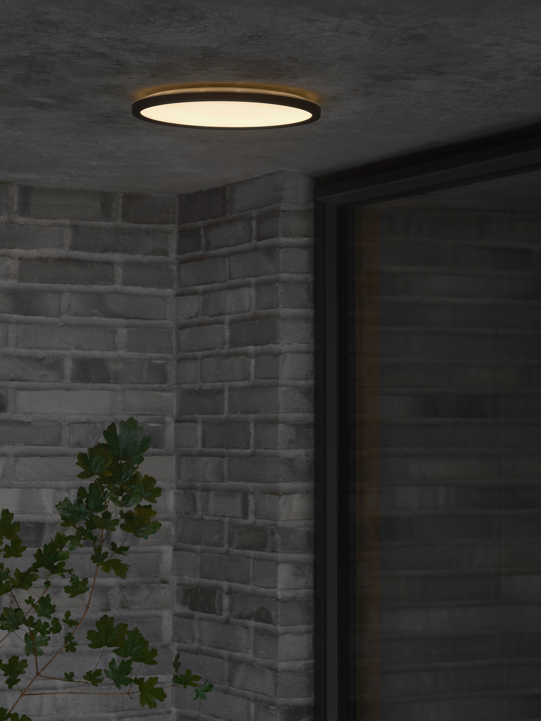 Plafonnier extérieur Oja rond extra plat LED au design contemporain par Nordlux Plafonnier extérieur Oja rond extra plat LED au design contemporain par Nordlux – Image 5