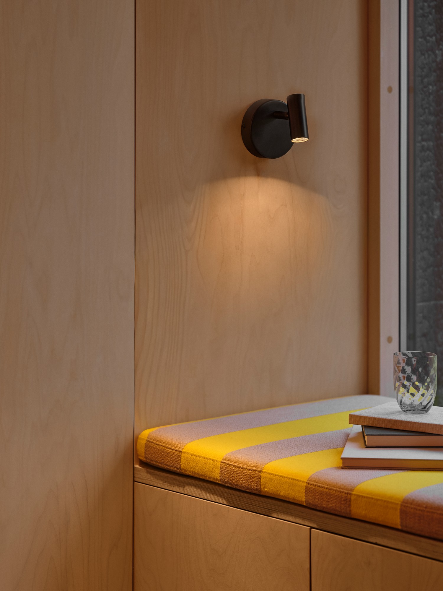 Applique murale Omari avec spot orientable sur base ronde par Nordlux Applique murale Omari avec spot orientable sur base ronde par Nordlux – Image 7