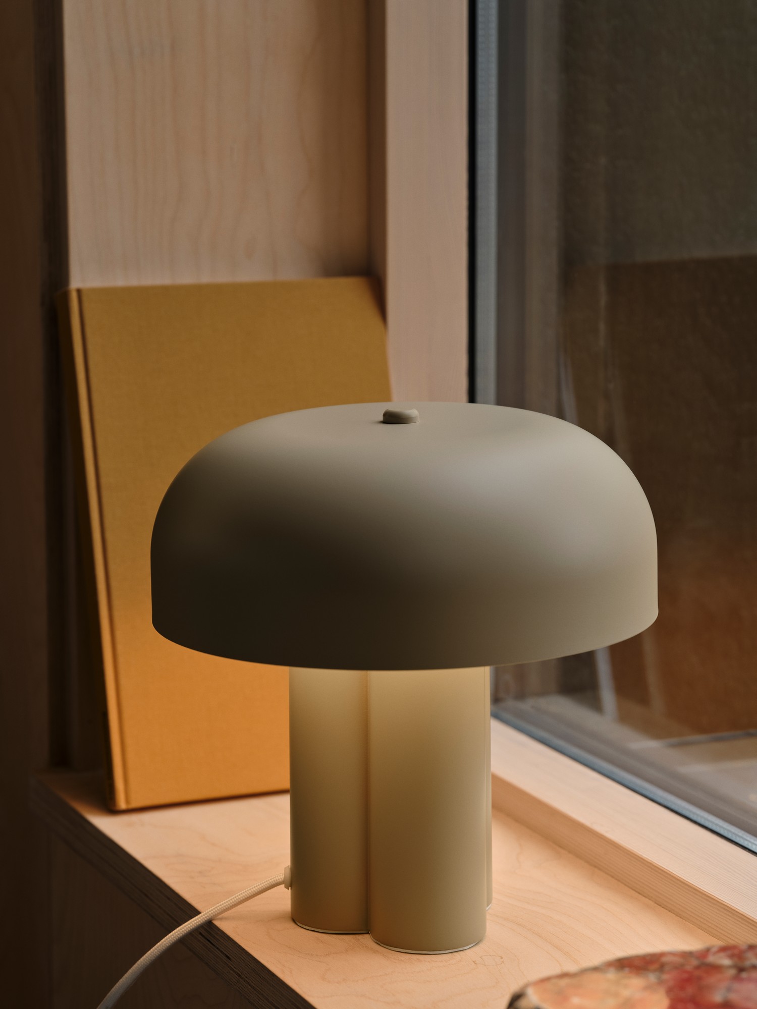 Lampe à poser Sandro avec abat-jour dôme au design scandinave par Nordlux Lampe à poser Sandro avec abat-jour dôme au design scandinave par Nordlux – Image 6