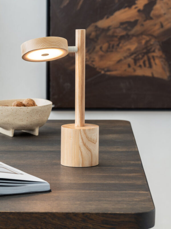 Lampe Okinawa en bois de frêne – Good & Mojo – vue 2