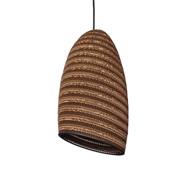 Lampe papier et carton : suspensions et luminaires Suspension ovale en carton recyclé Diagonally par SOOA Design, vue de face sur fond blanc.