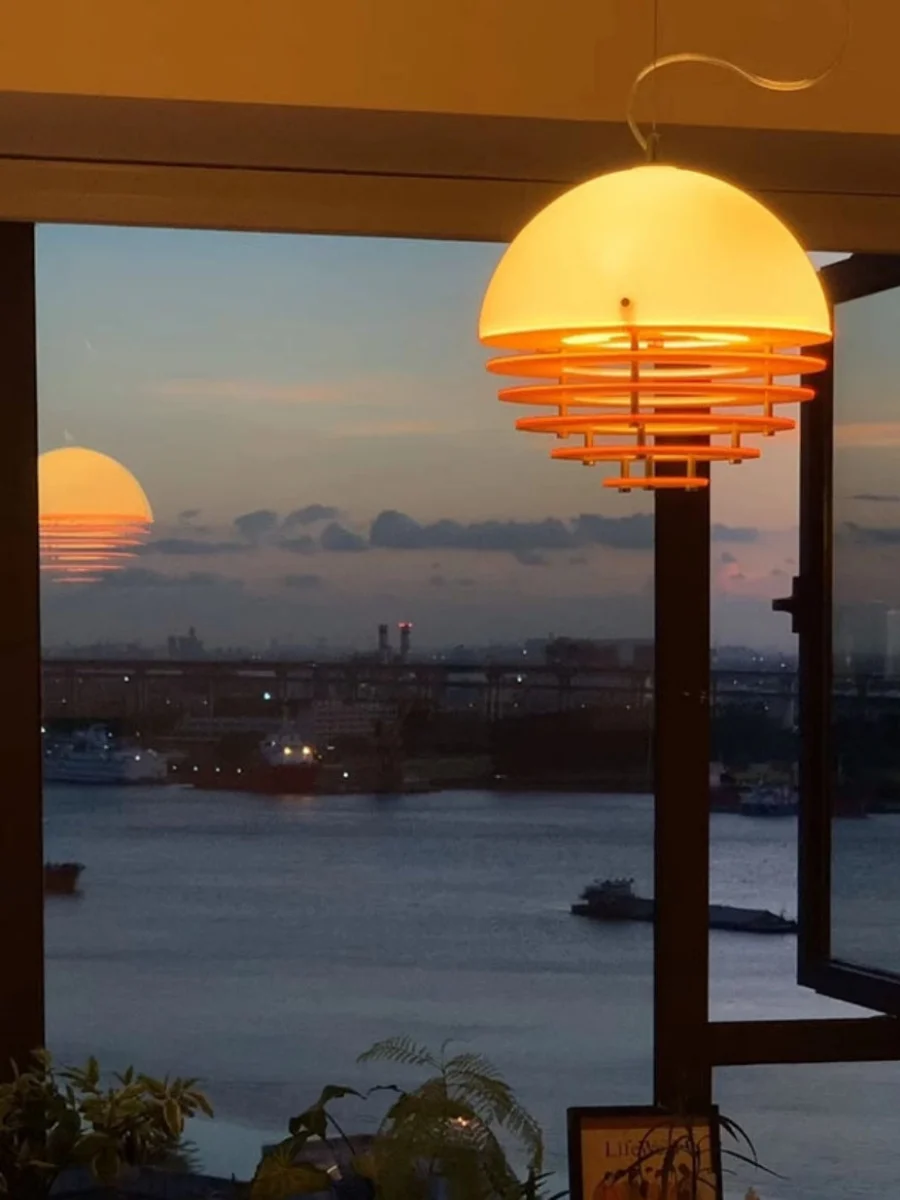 Suspension Sunset – Lampe coucher de soleil design Bauhaus Suspension sunset design effet coucher de soleil lampe LED Bauhaus 30 cm