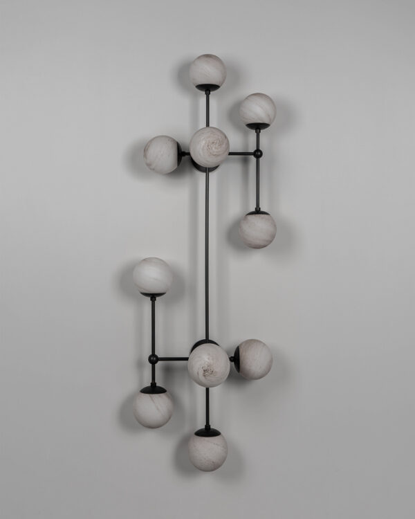 Plafonnier Armstrong 10 à structure architecturale et globes en verre par Schwung