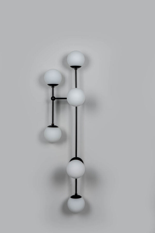 Applique murale Armstrong 6 à structure verticale et globes en verre par Schwung – vue 7