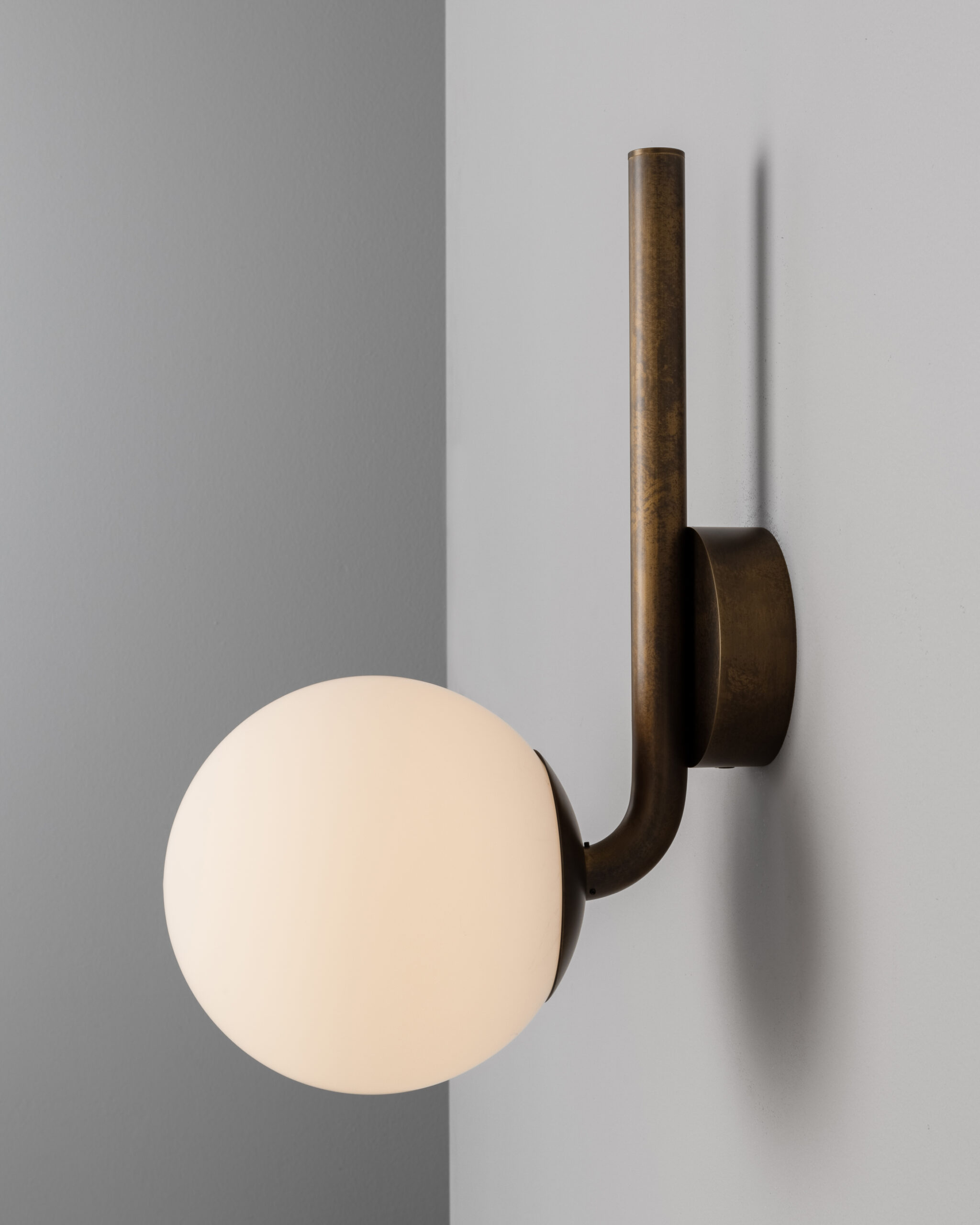 Applique murale Tubular à tige verticale et globe en verre par Schwung Applique murale Tubular à tige verticale et globe en verre par Schwung – Image 8