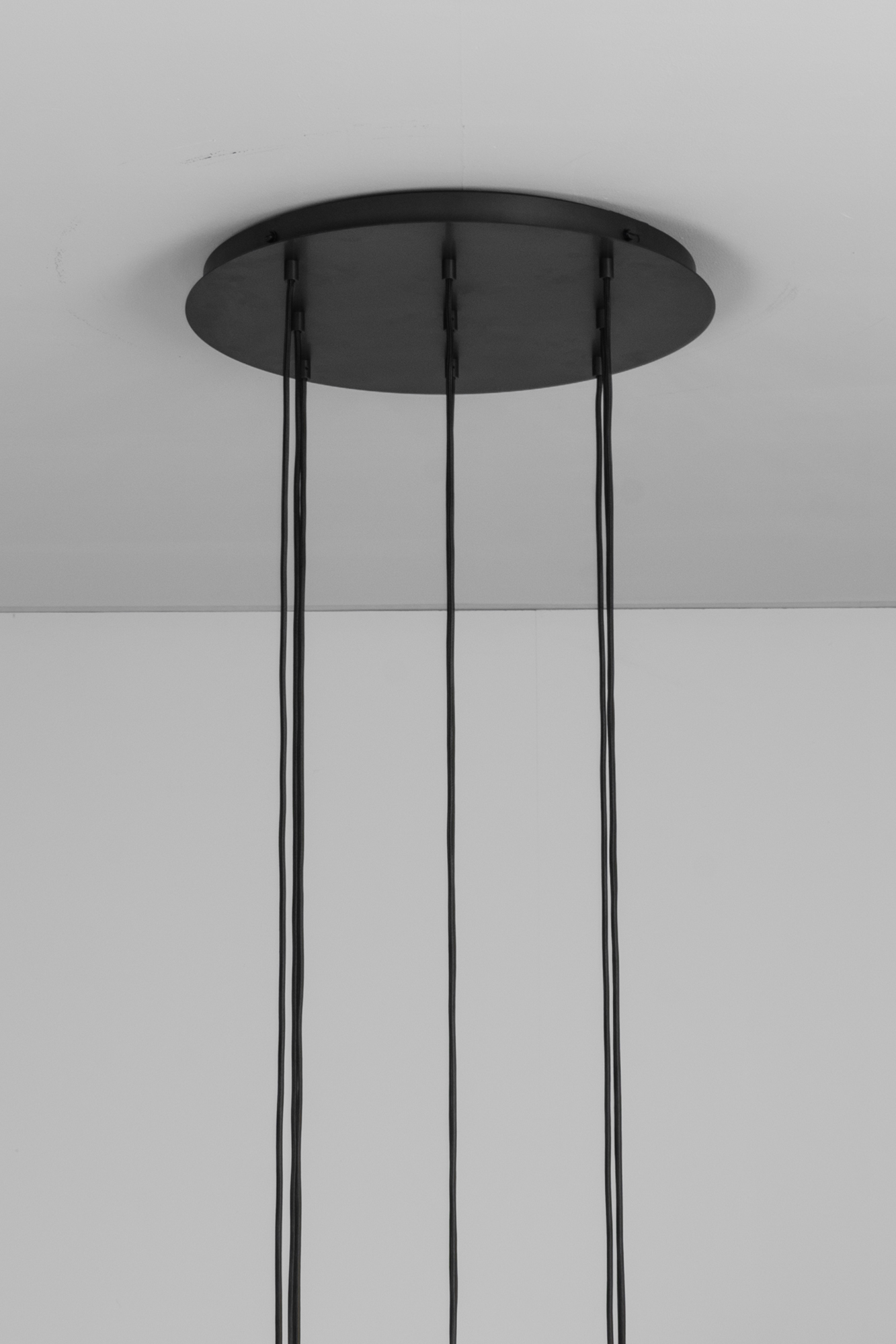 Suspension Odyssey Cluster à diffuseurs en verre opale par Schwung Suspension Odyssey Cluster à diffuseurs en verre opale par Schwung – Image 3