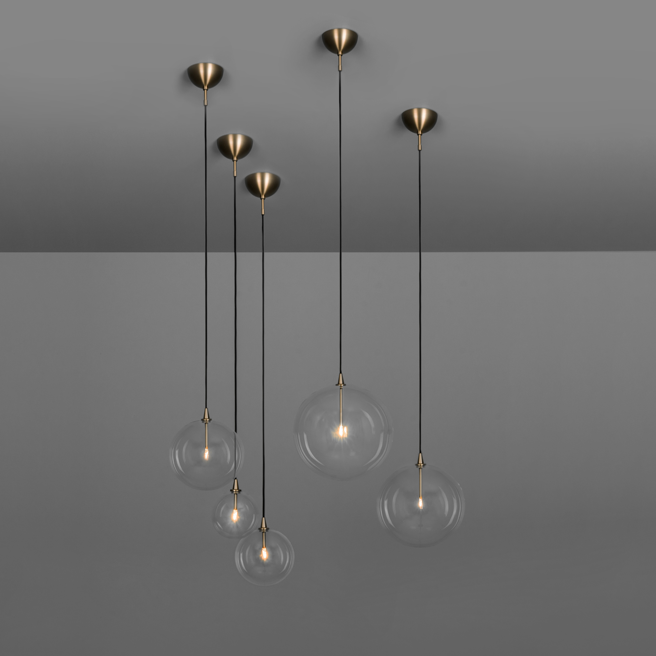Suspension Glass Globe Clear minimaliste en verre transparent par Schwung Suspension Glass Globe Clear minimaliste en verre transparent par Schwung – Image 10