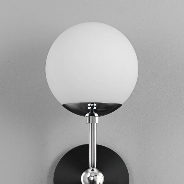 Applique murale Armstrong Dual à structure verticale et globes en verre par Schwung – vue 2