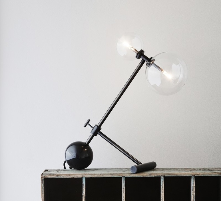 Lampe à poser Zosia avec 2 globes en verre soufflé par Schwung Lampe à poser Zosia avec 2 globes en verre soufflé par Schwung – Image 9
