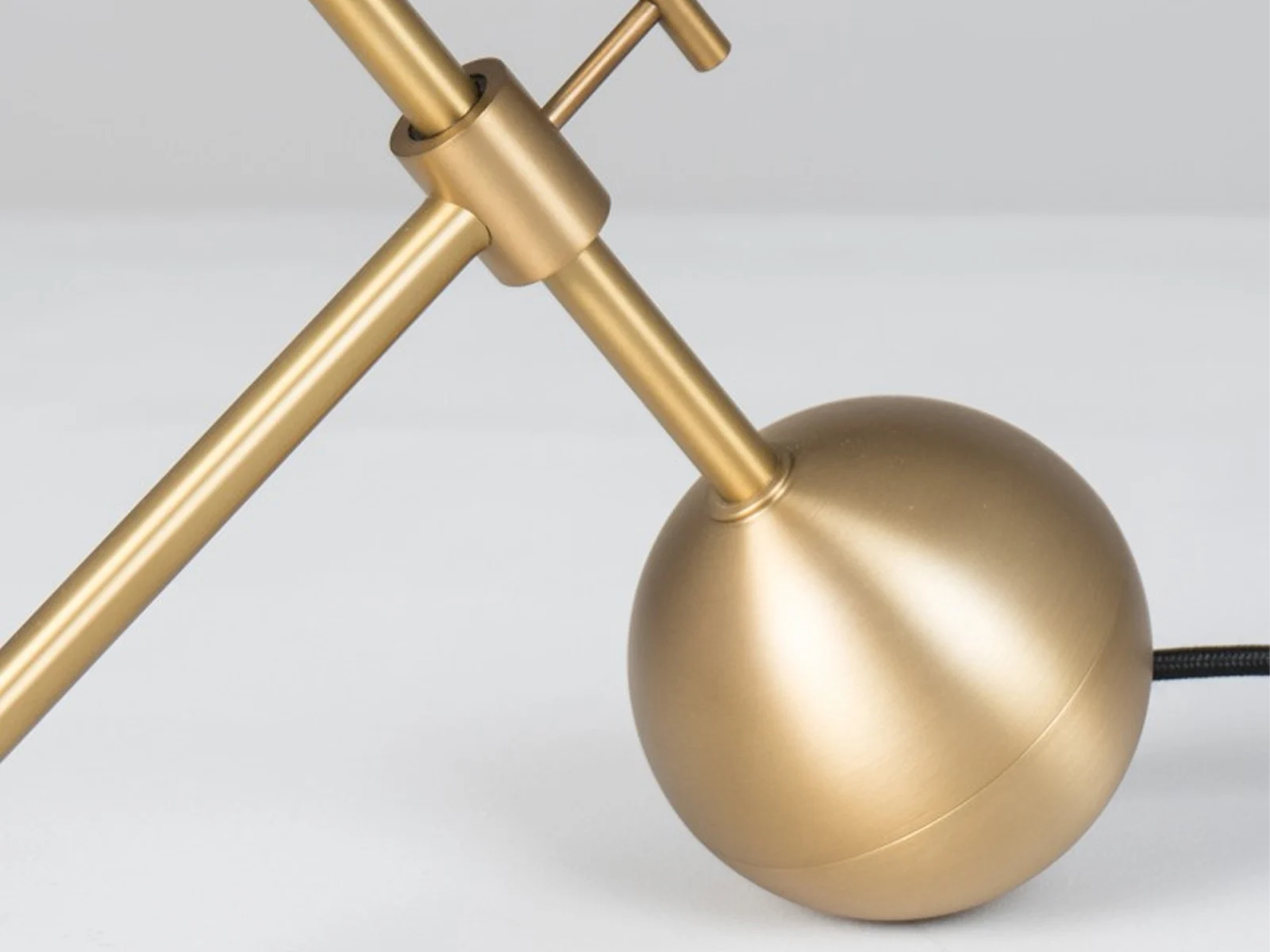 Lampe à poser Zosia avec 2 globes en verre soufflé par Schwung Lampe à poser Zosia avec 2 globes en verre soufflé par Schwung – Image 8