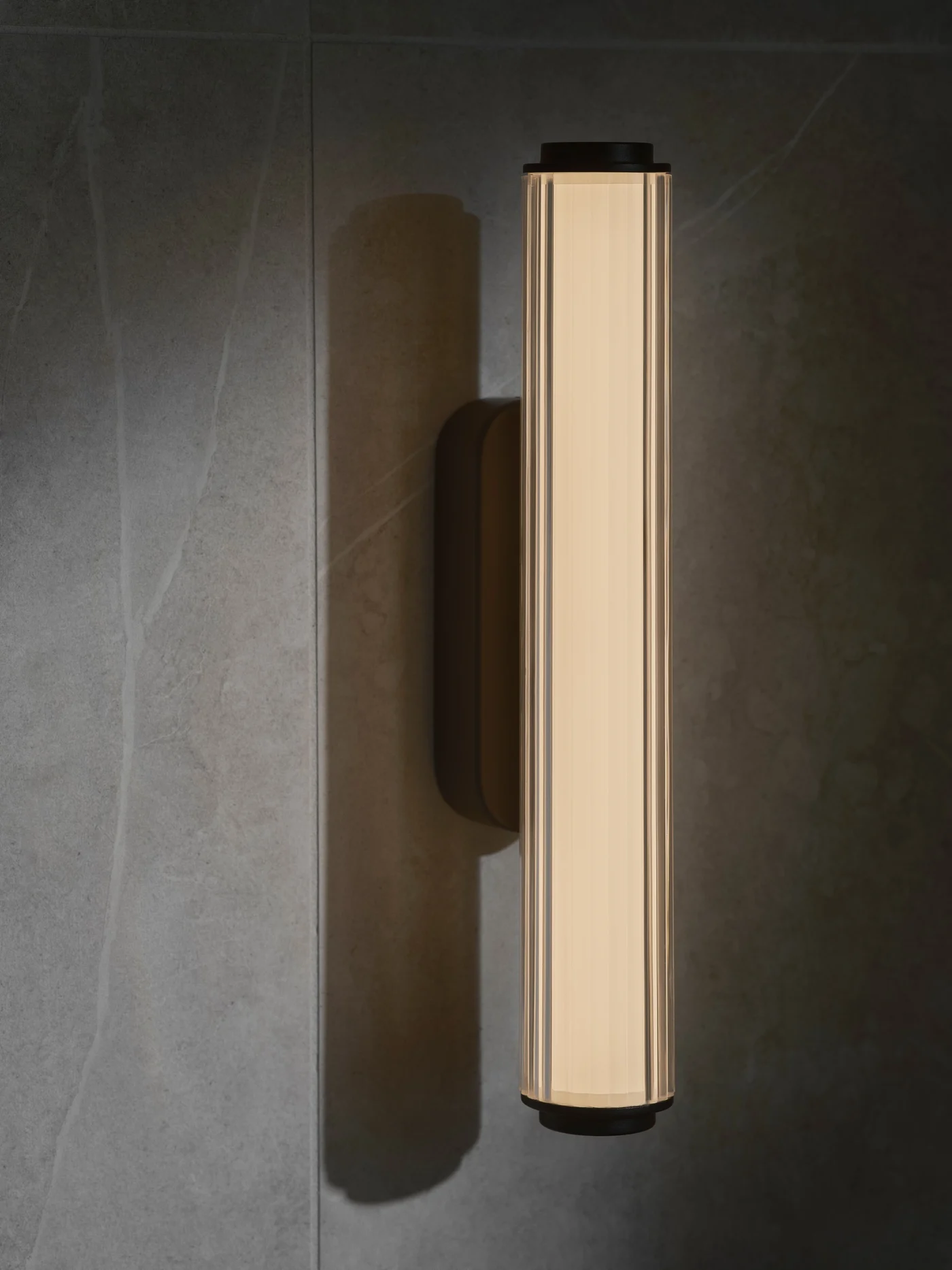 Applique murale Virelle LED tube strié au design contemporain par Nordlux Applique murale Virelle LED tube strié au design contemporain par Nordlux – Image 7