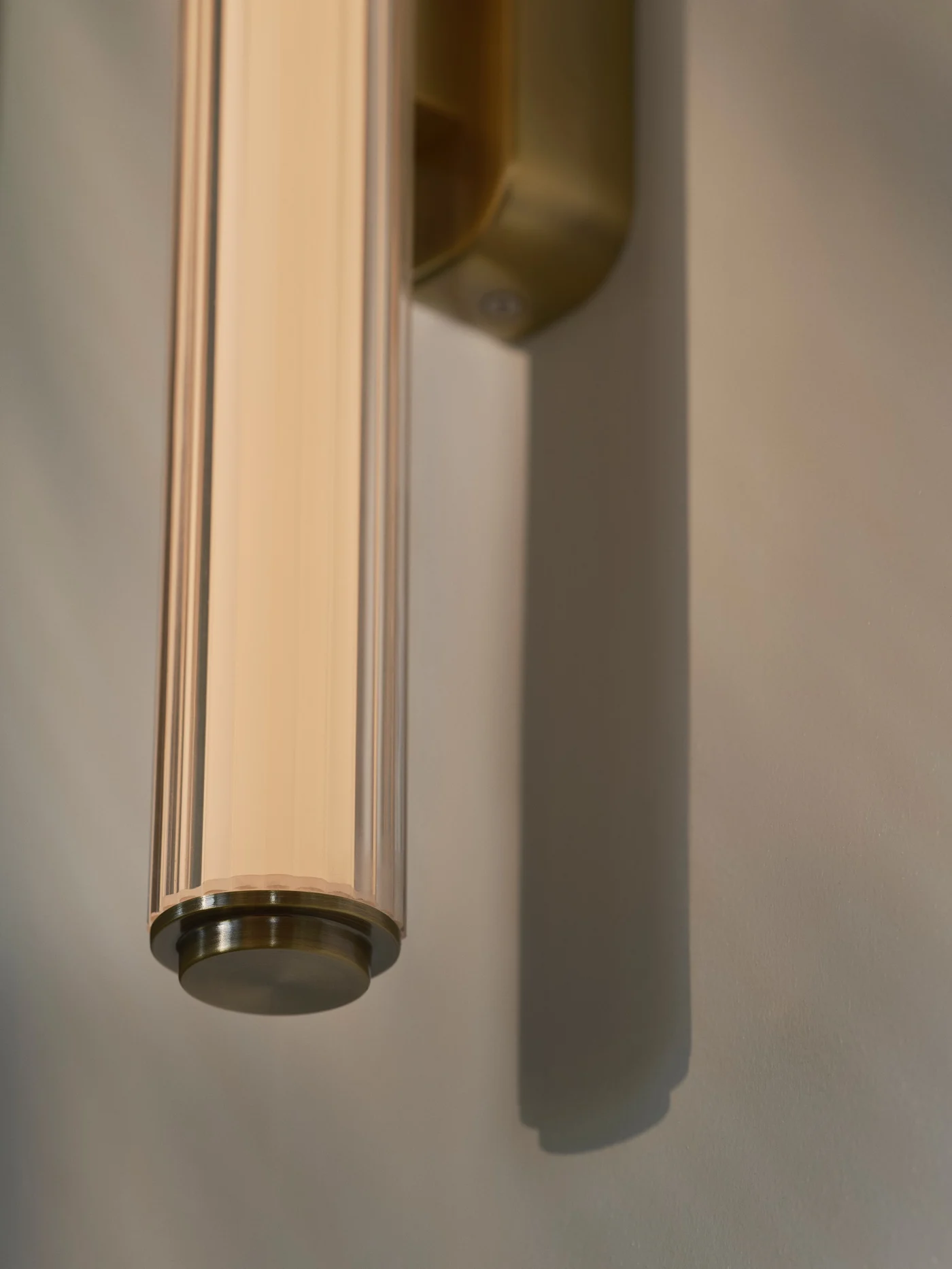 Applique murale Virelle LED tube strié au design contemporain par Nordlux Applique murale Virelle LED tube strié au design contemporain par Nordlux – Image 4
