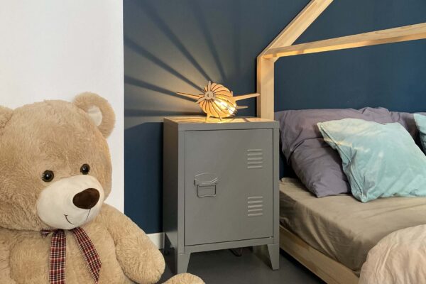 Lampe en bois : lampes à poser, lampadaires et luminaires Lampe à poser en bois Antoine style avion x Atelier Loupiote – vue 2